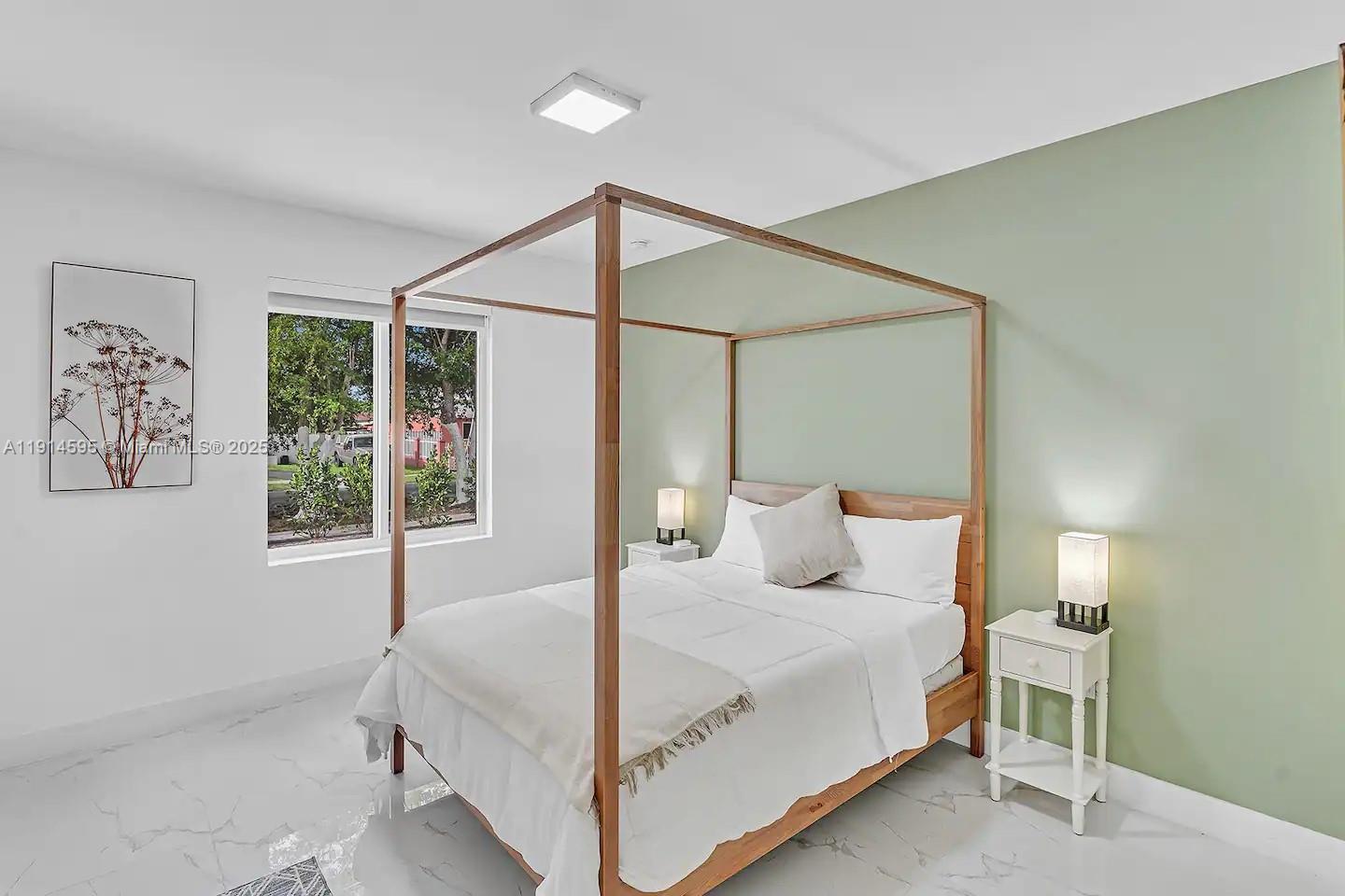 10245 SW 212th St Cutler Bay, FL 33189