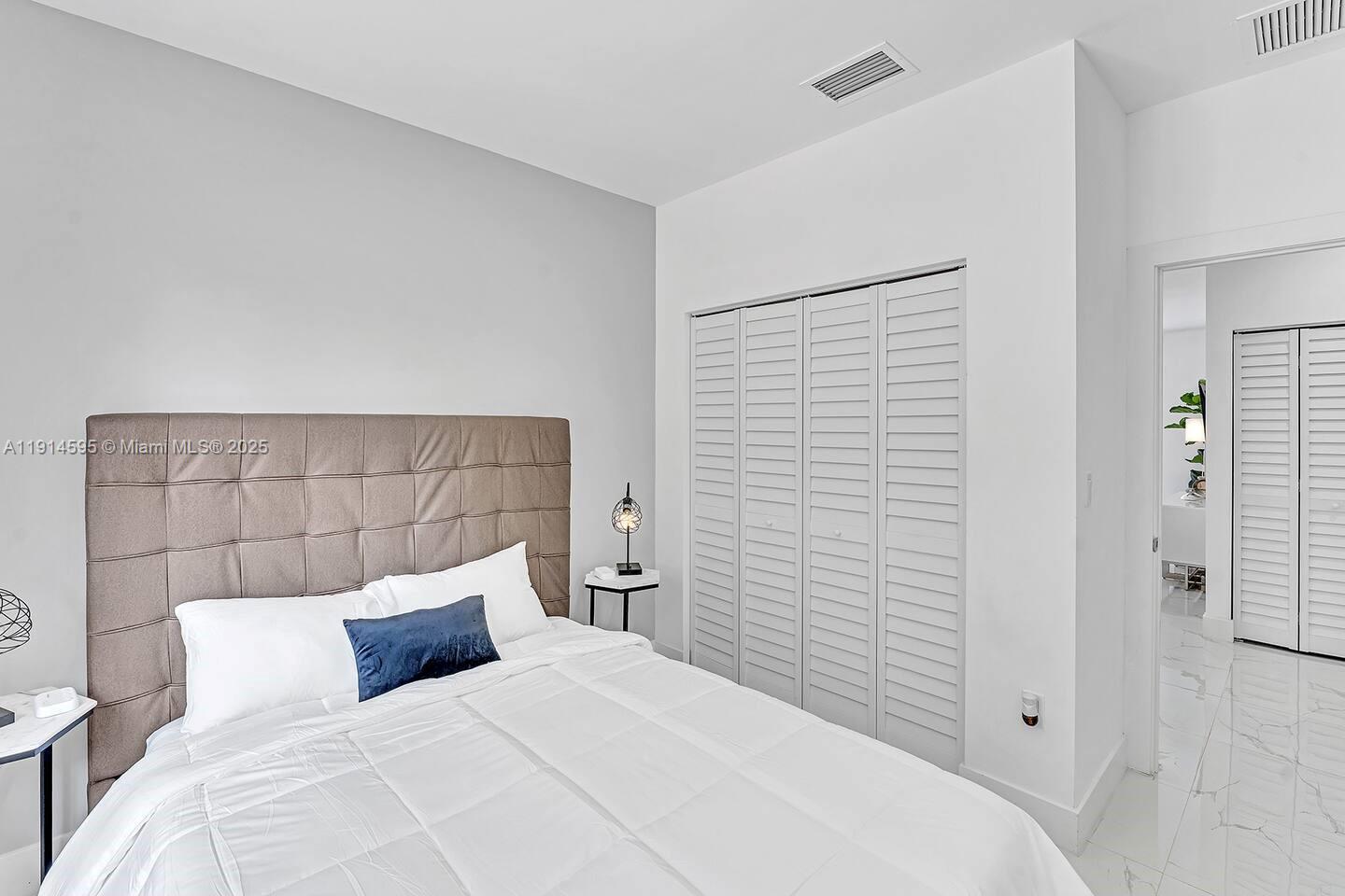 10245 SW 212th St Cutler Bay, FL 33189