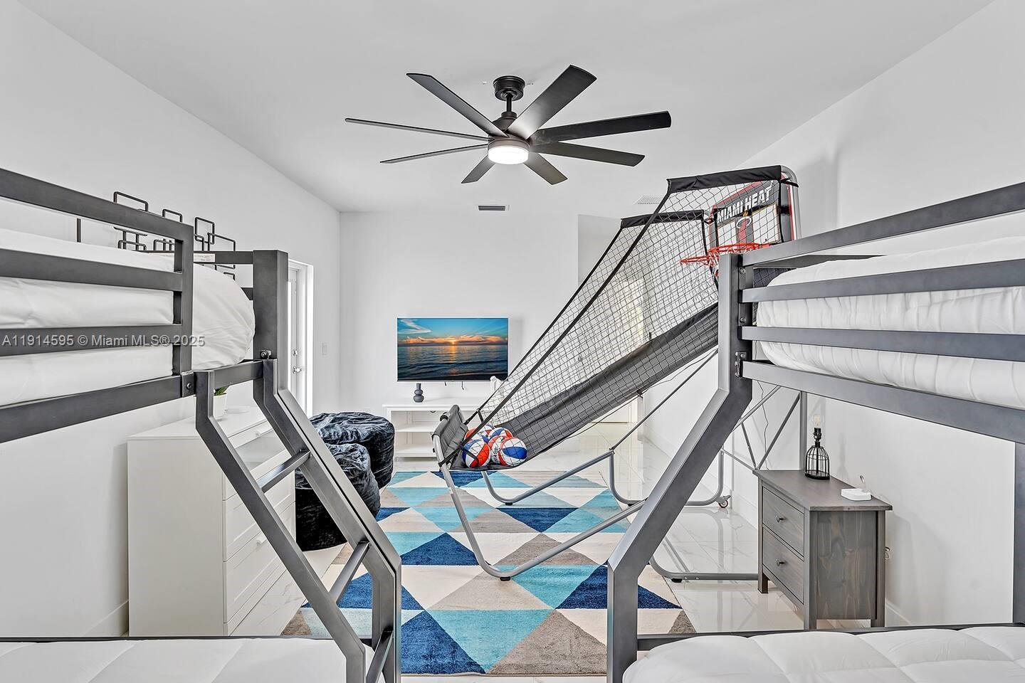 10245 SW 212th St Cutler Bay, FL 33189