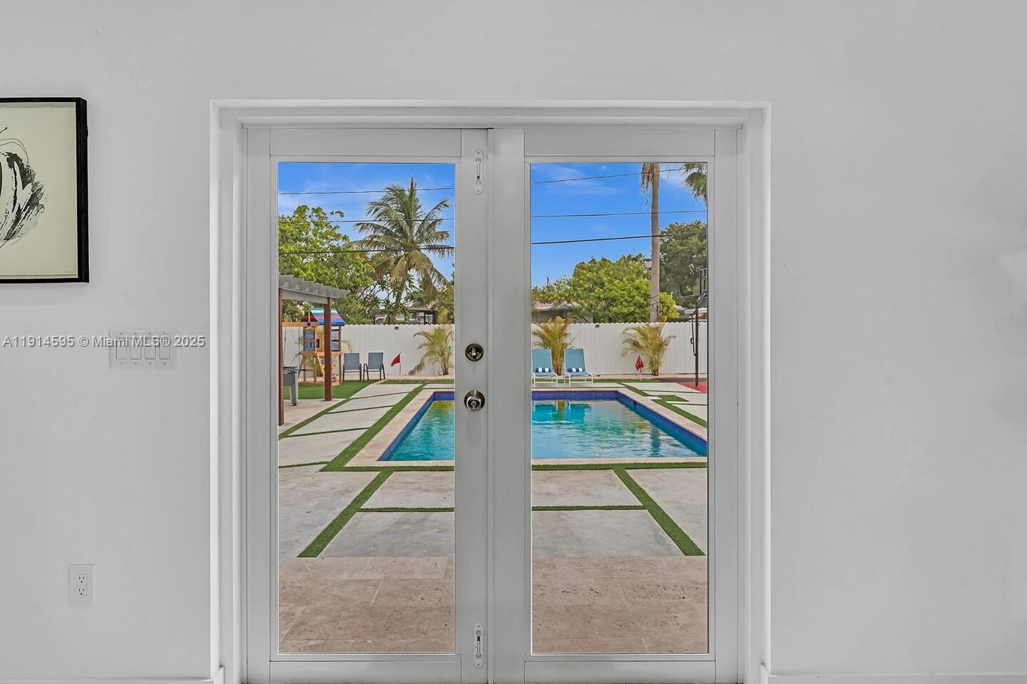 10245 SW 212th St Cutler Bay, FL 33189