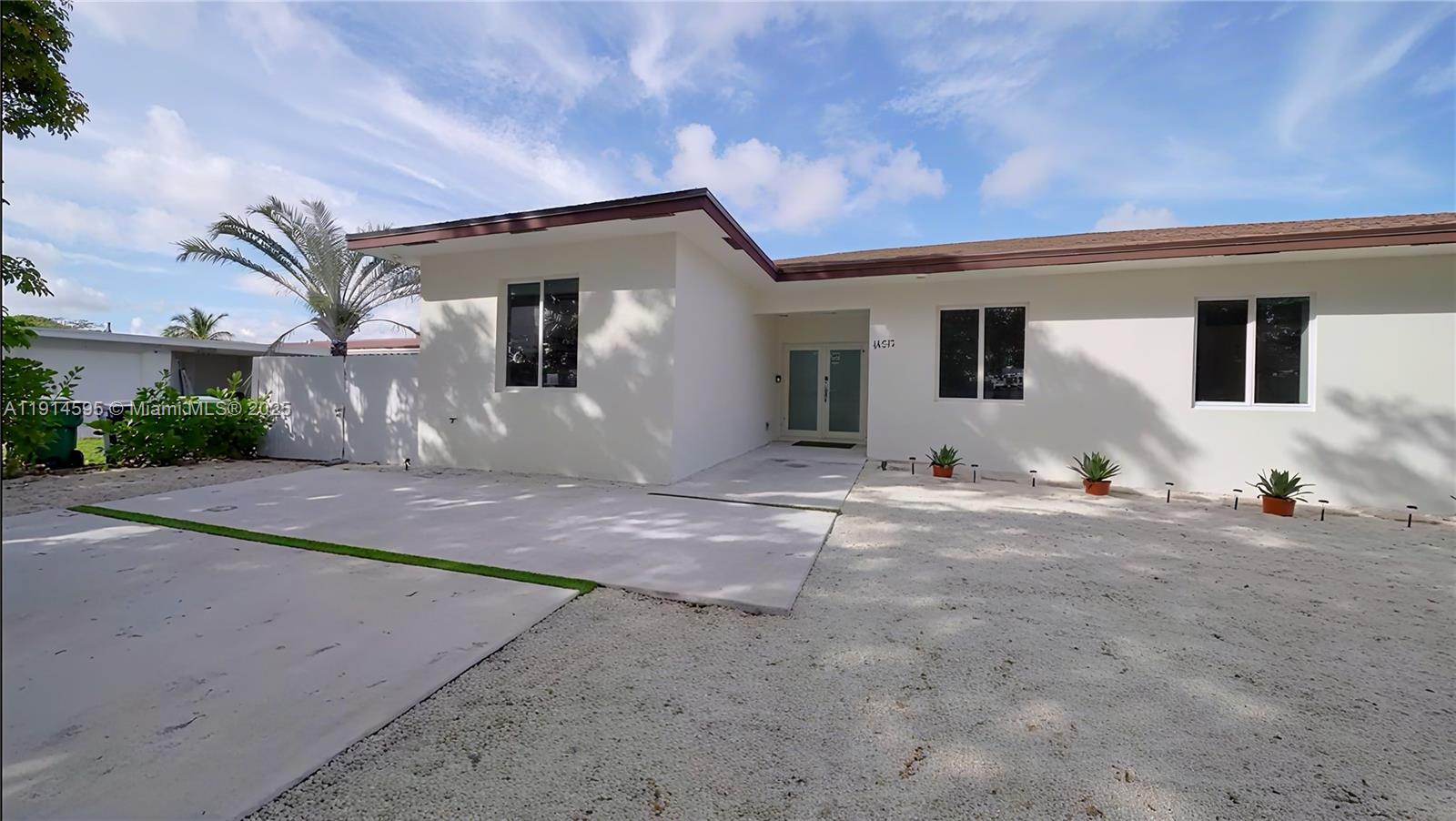 10245 SW 212th St Cutler Bay, FL 33189