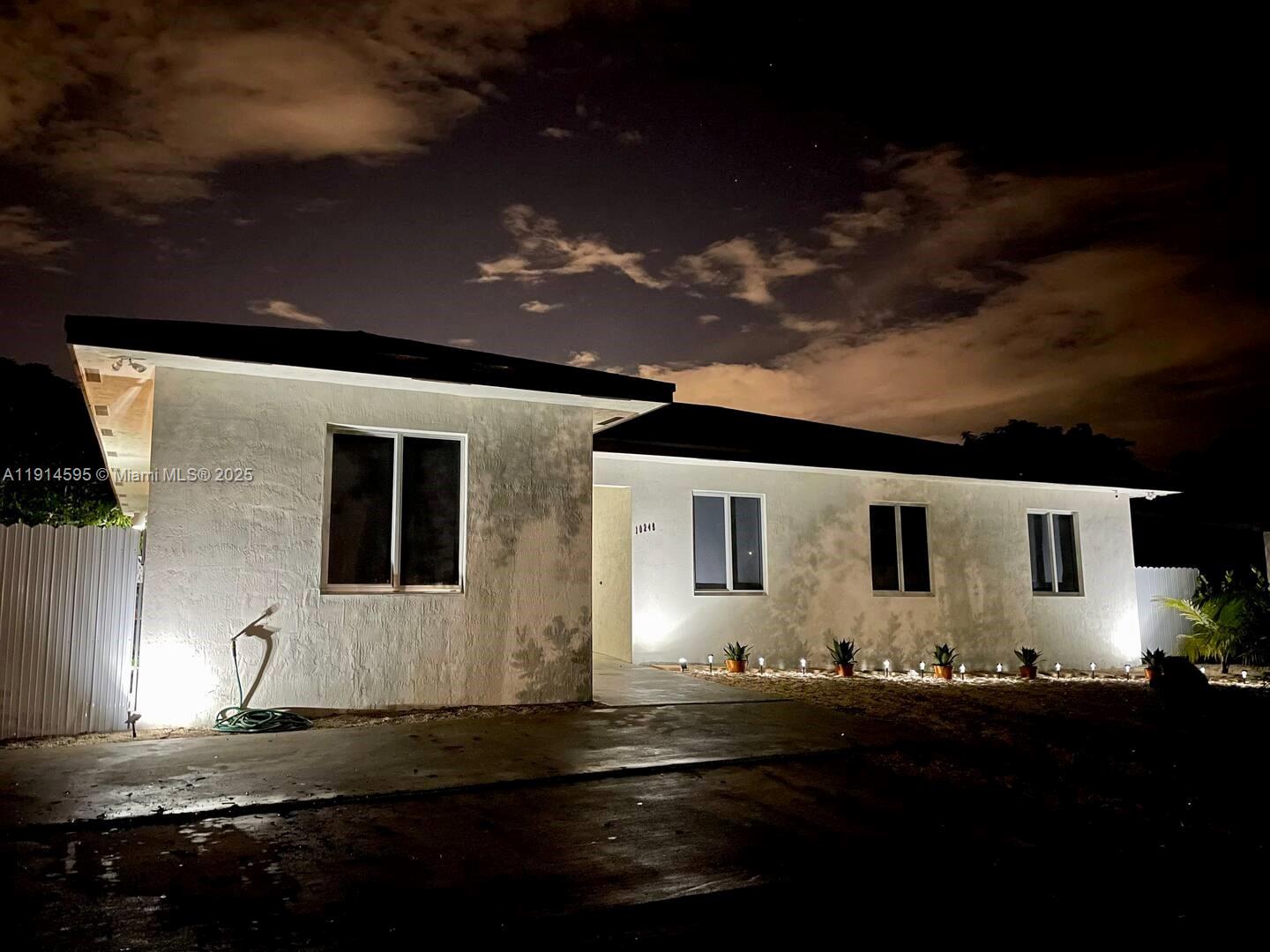 10245 SW 212th St Cutler Bay, FL 33189