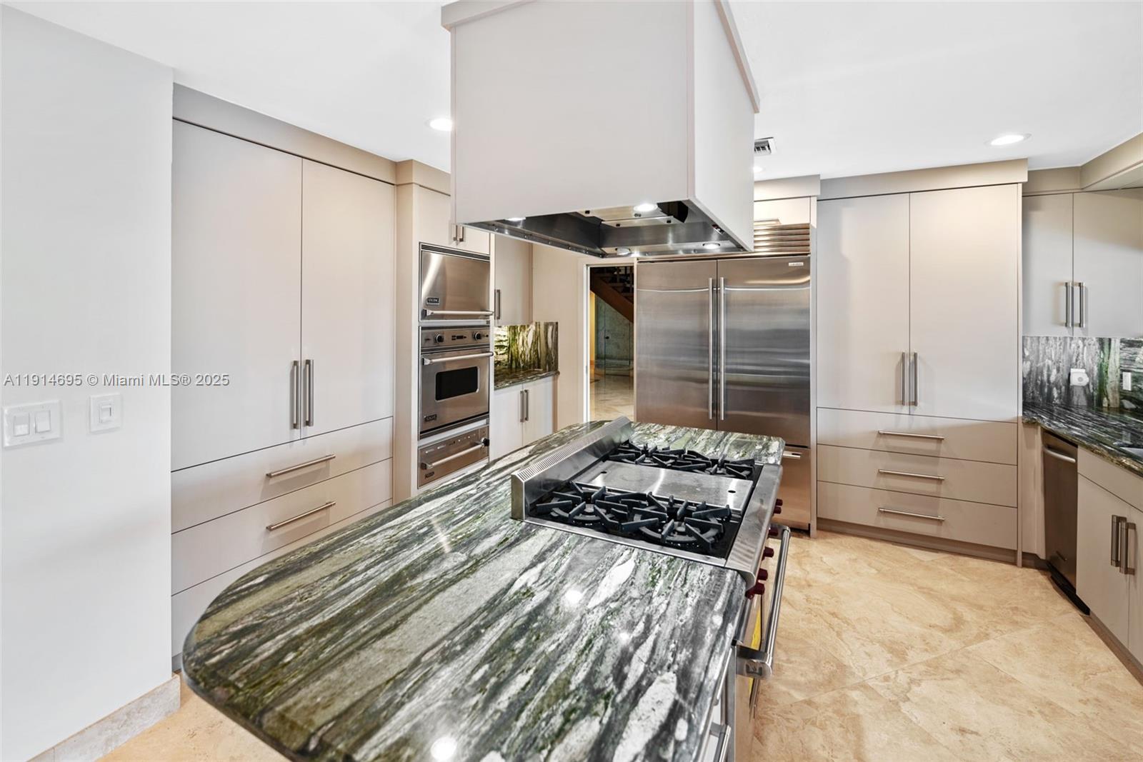 2015 NE 120th Rd North Miami, FL 33181