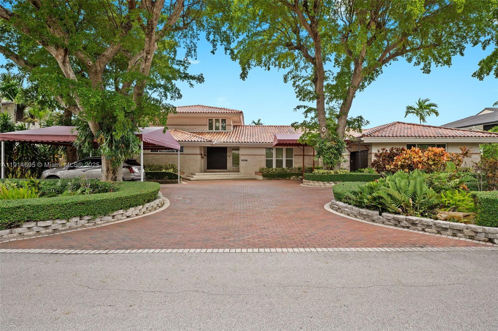 2015 NE 120th Rd North Miami, FL 33181