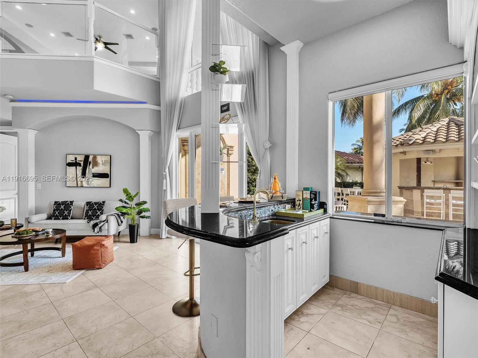 922 Washington St Hollywood, FL 33019