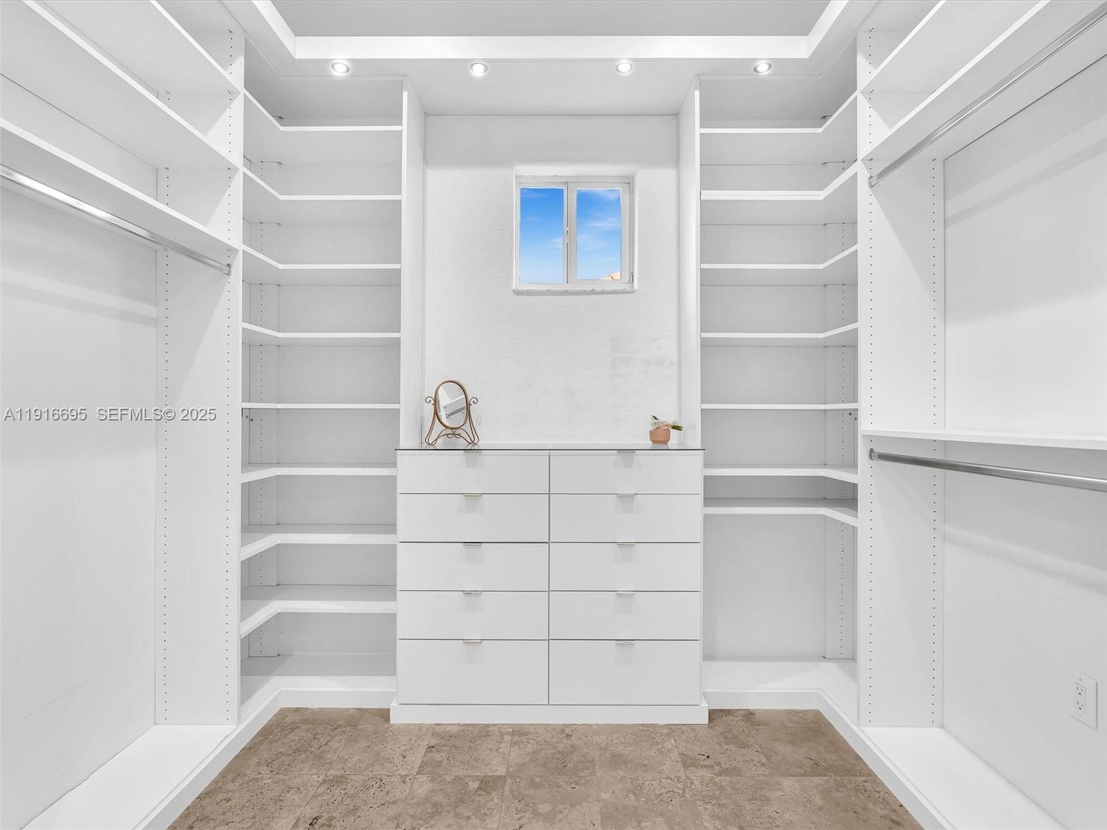 922 Washington St Hollywood, FL 33019