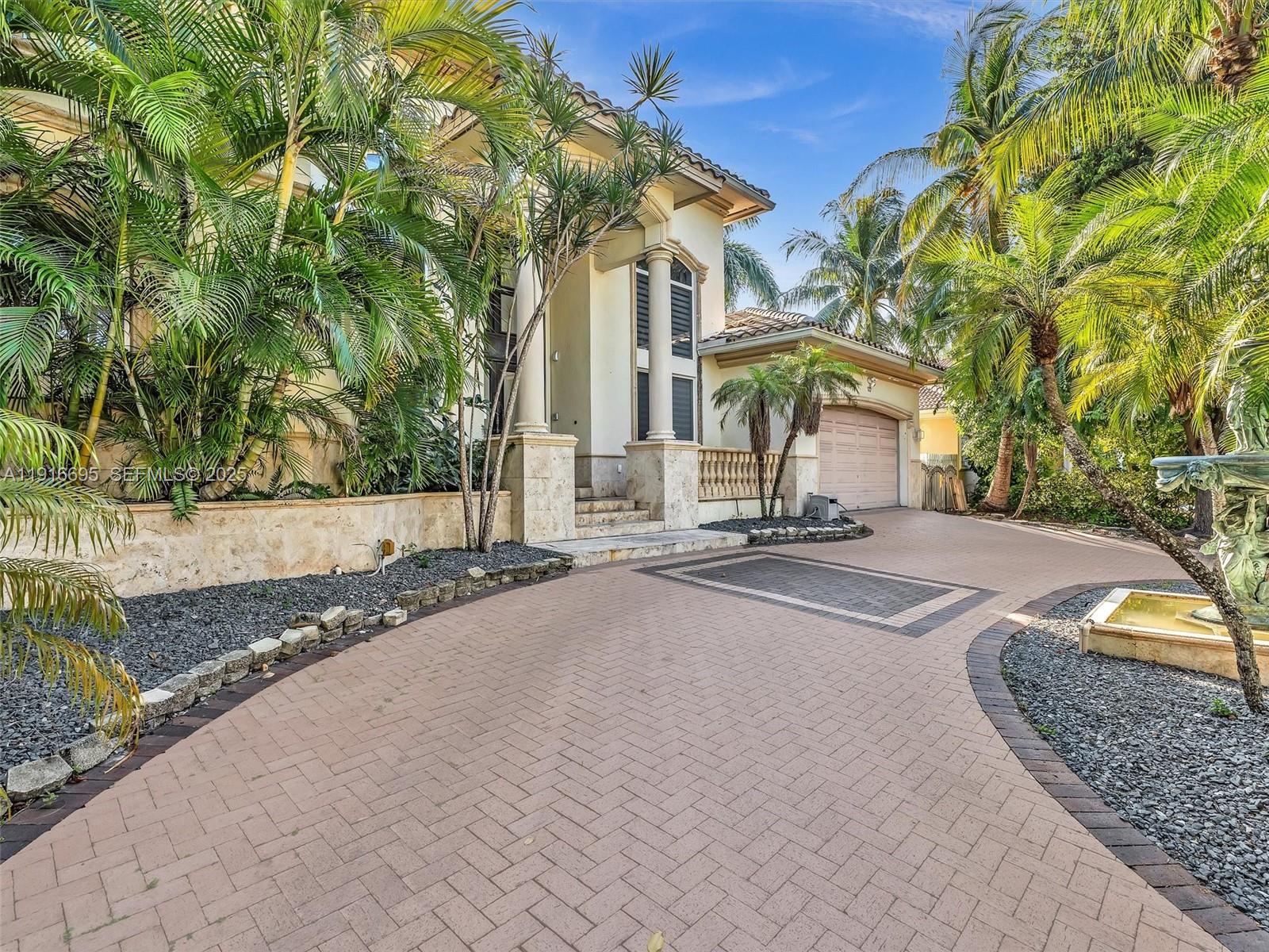 922 Washington St Hollywood, FL 33019