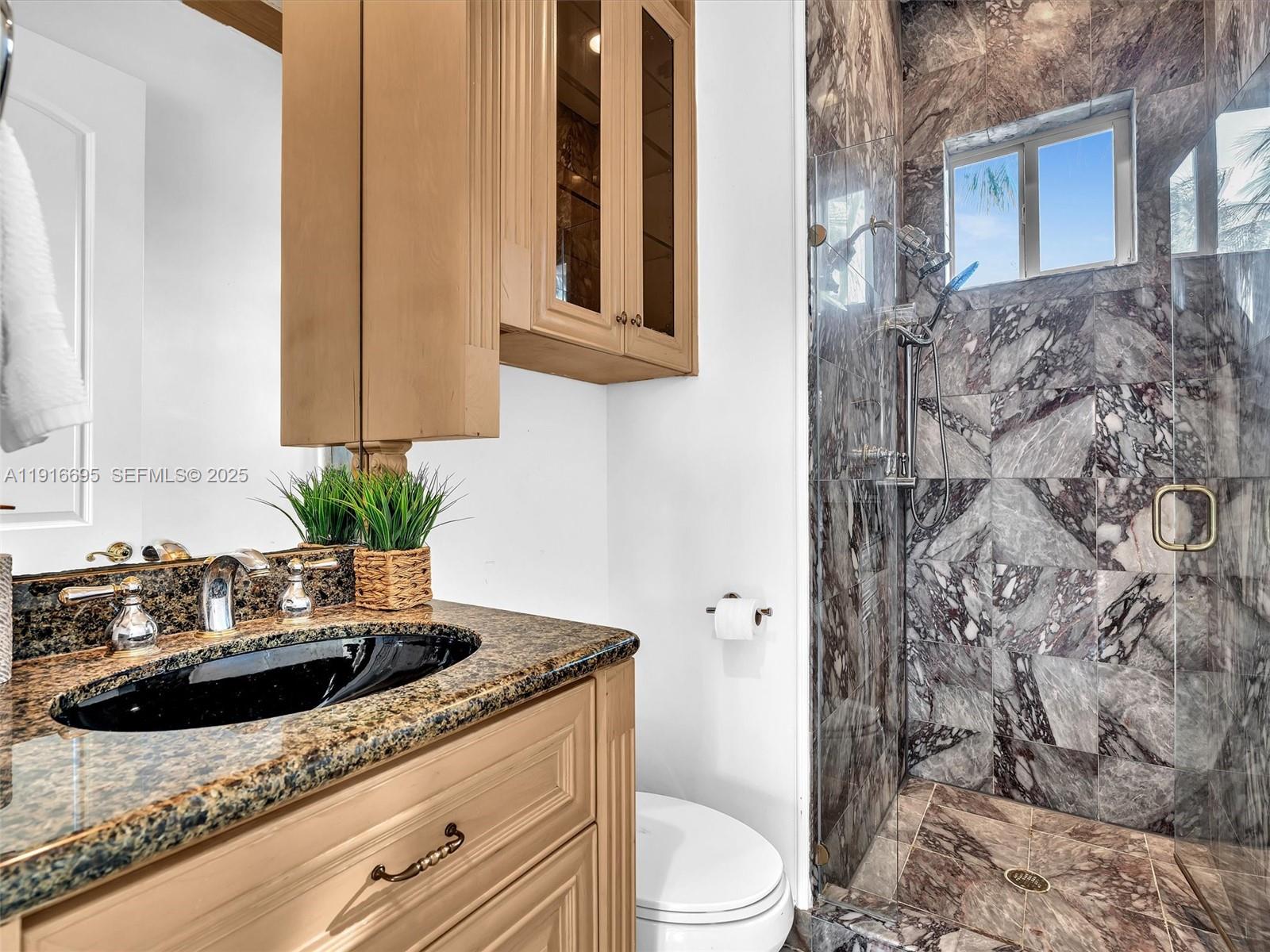 922 Washington St Hollywood, FL 33019