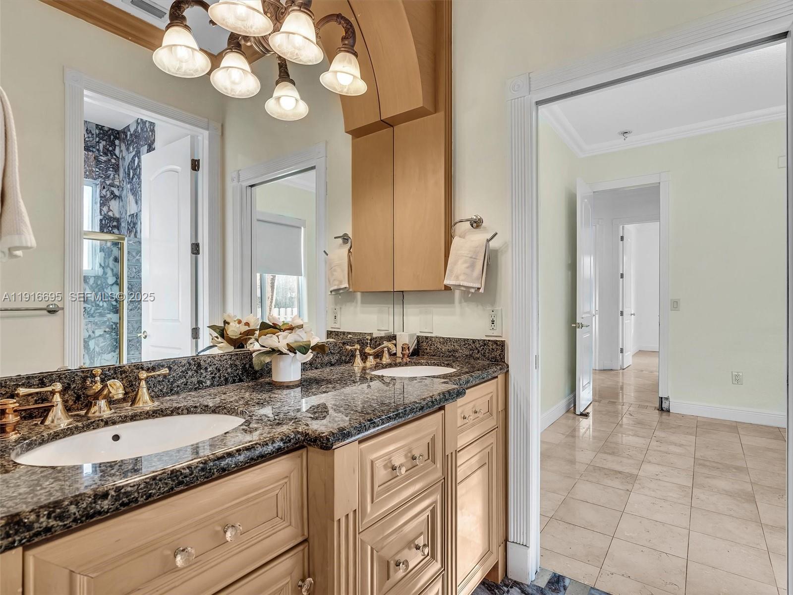 922 Washington St Hollywood, FL 33019