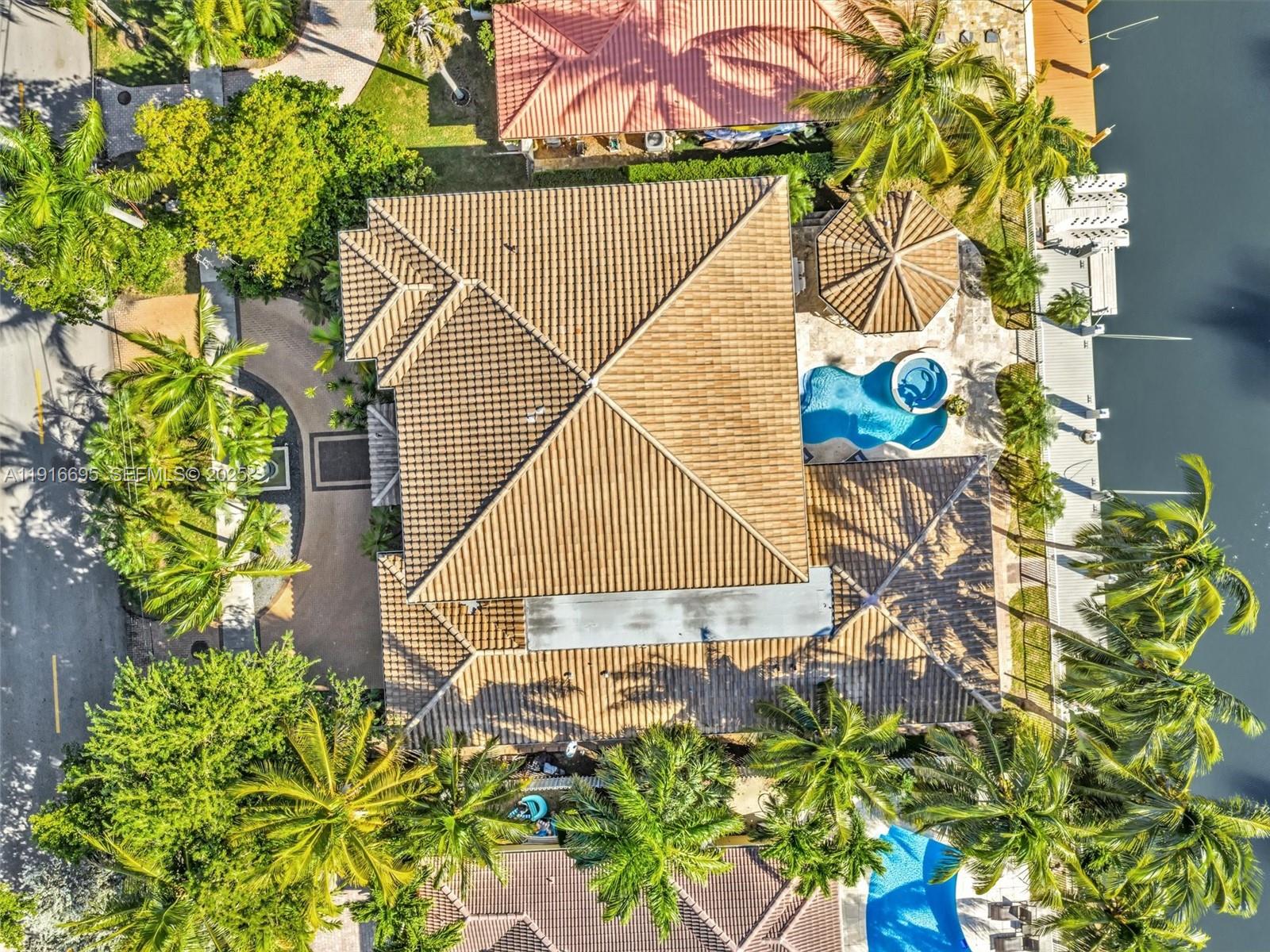 922 Washington St Hollywood, FL 33019