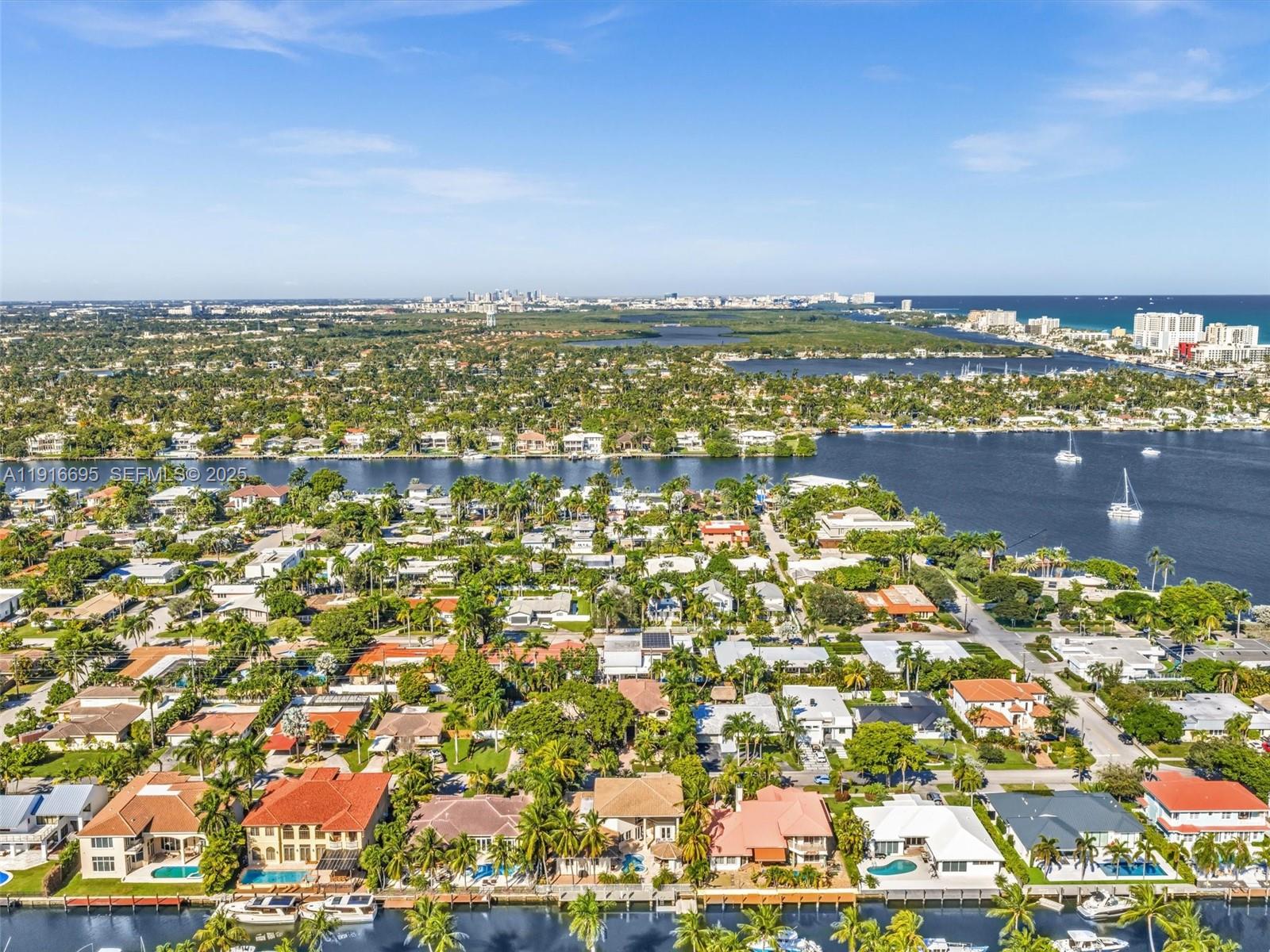 922 Washington St Hollywood, FL 33019