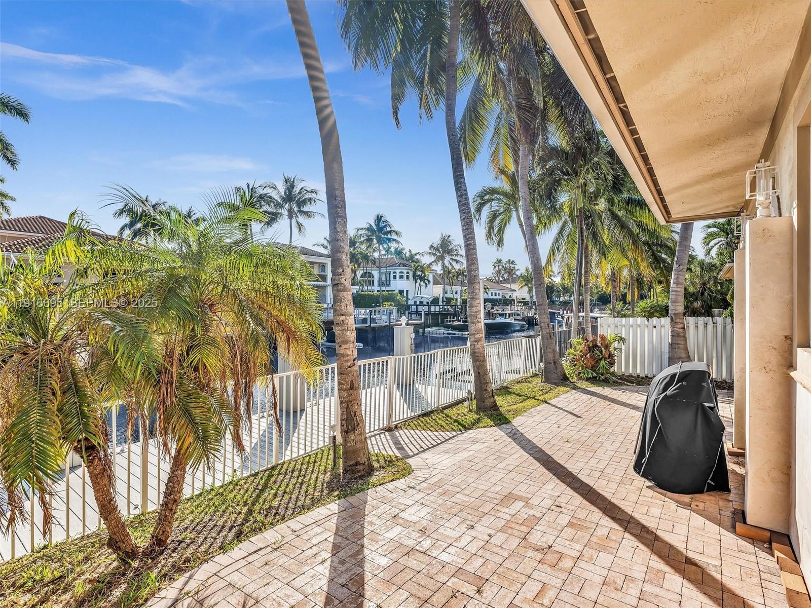 922 Washington St Hollywood, FL 33019