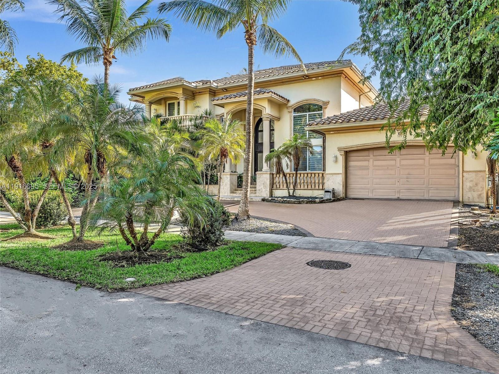 922 Washington St Hollywood, FL 33019