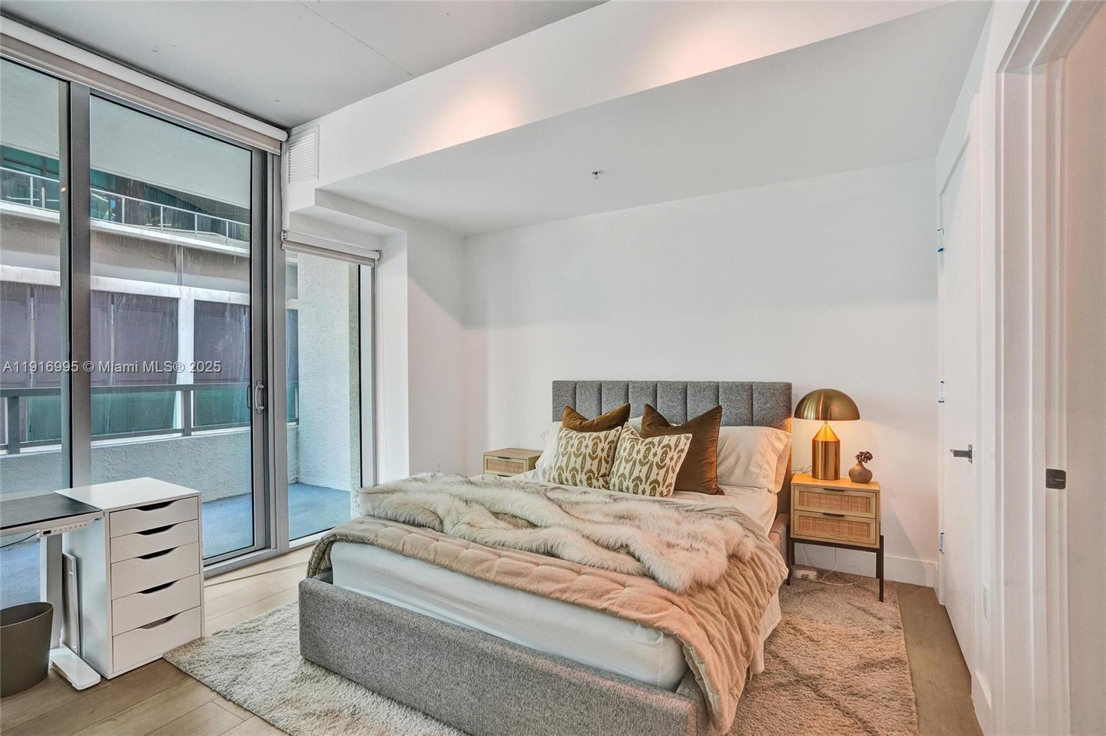 image Four Midtown Condominium10