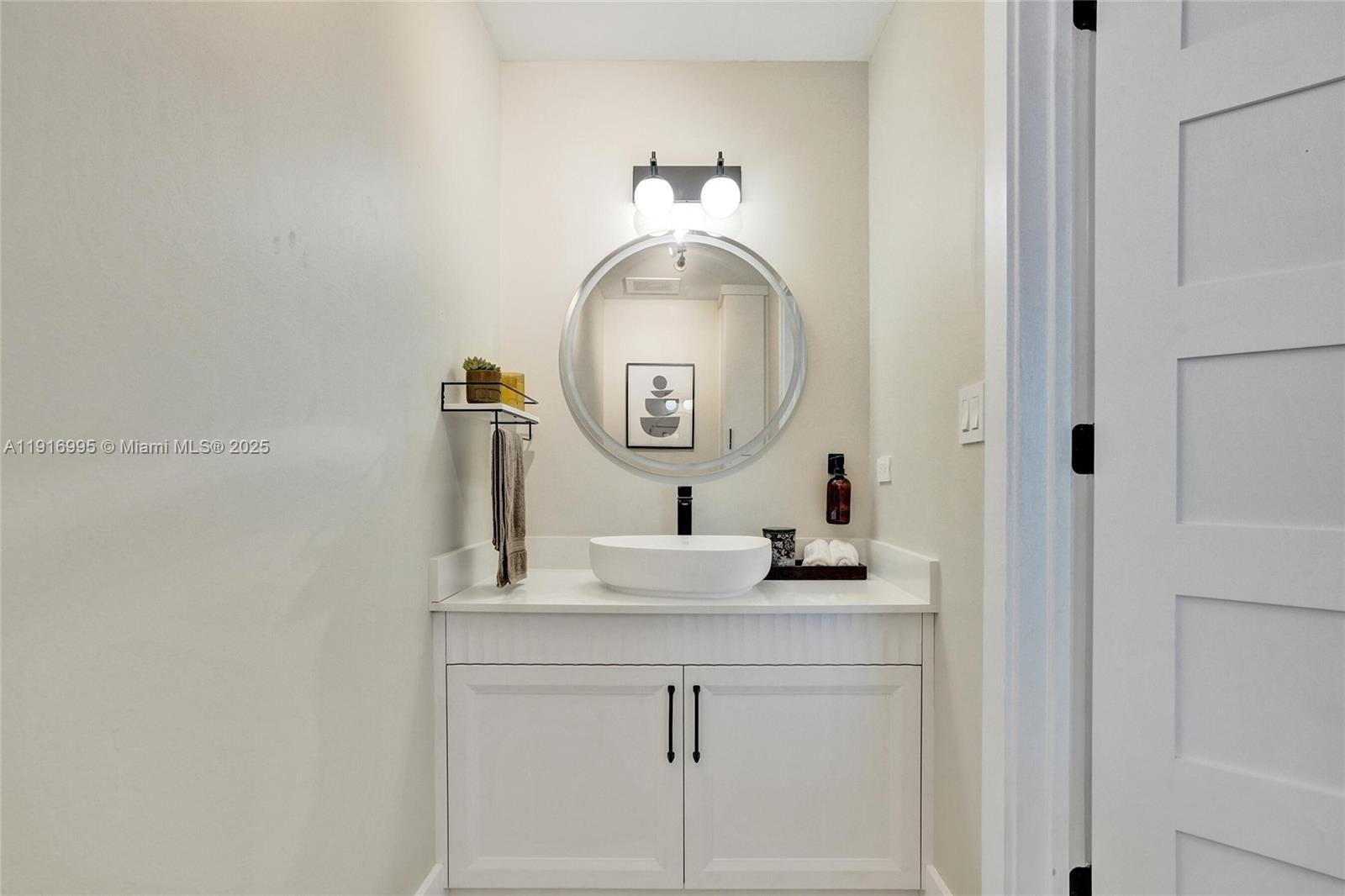 image Four Midtown Condominium14