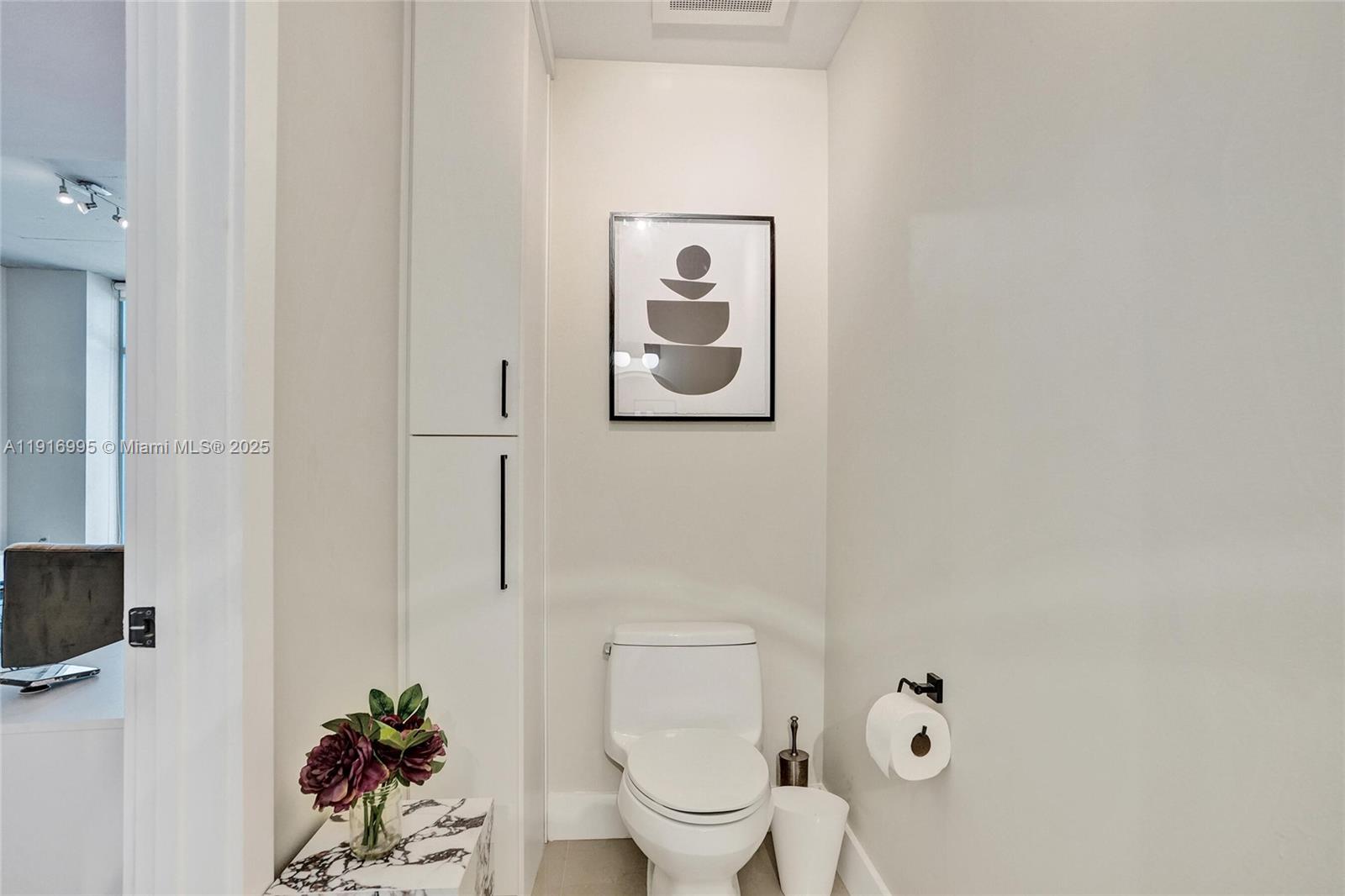 image Four Midtown Condominium15