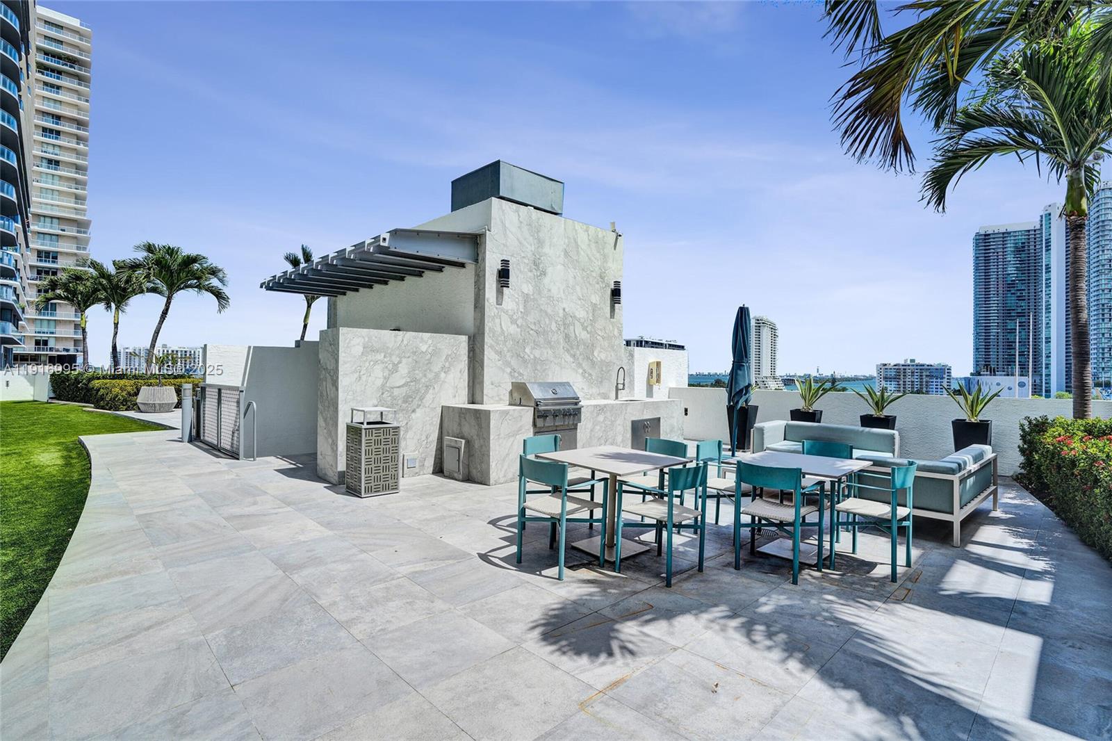 image Four Midtown Condominium24