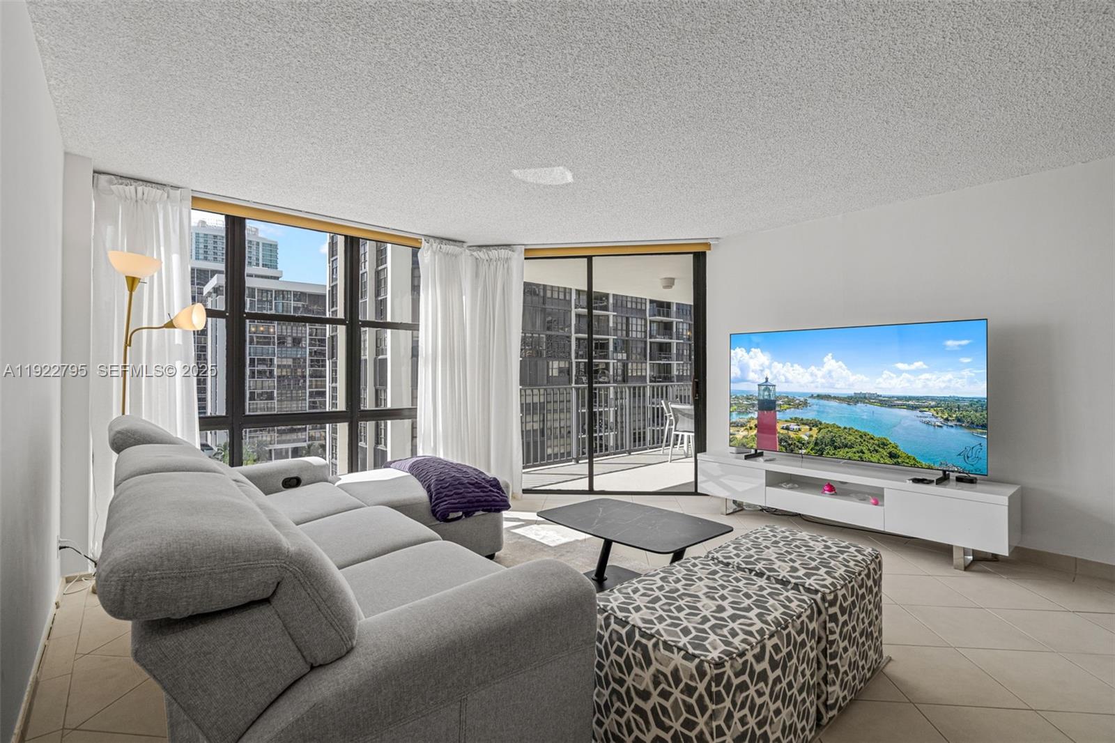 image Brickell Place I15