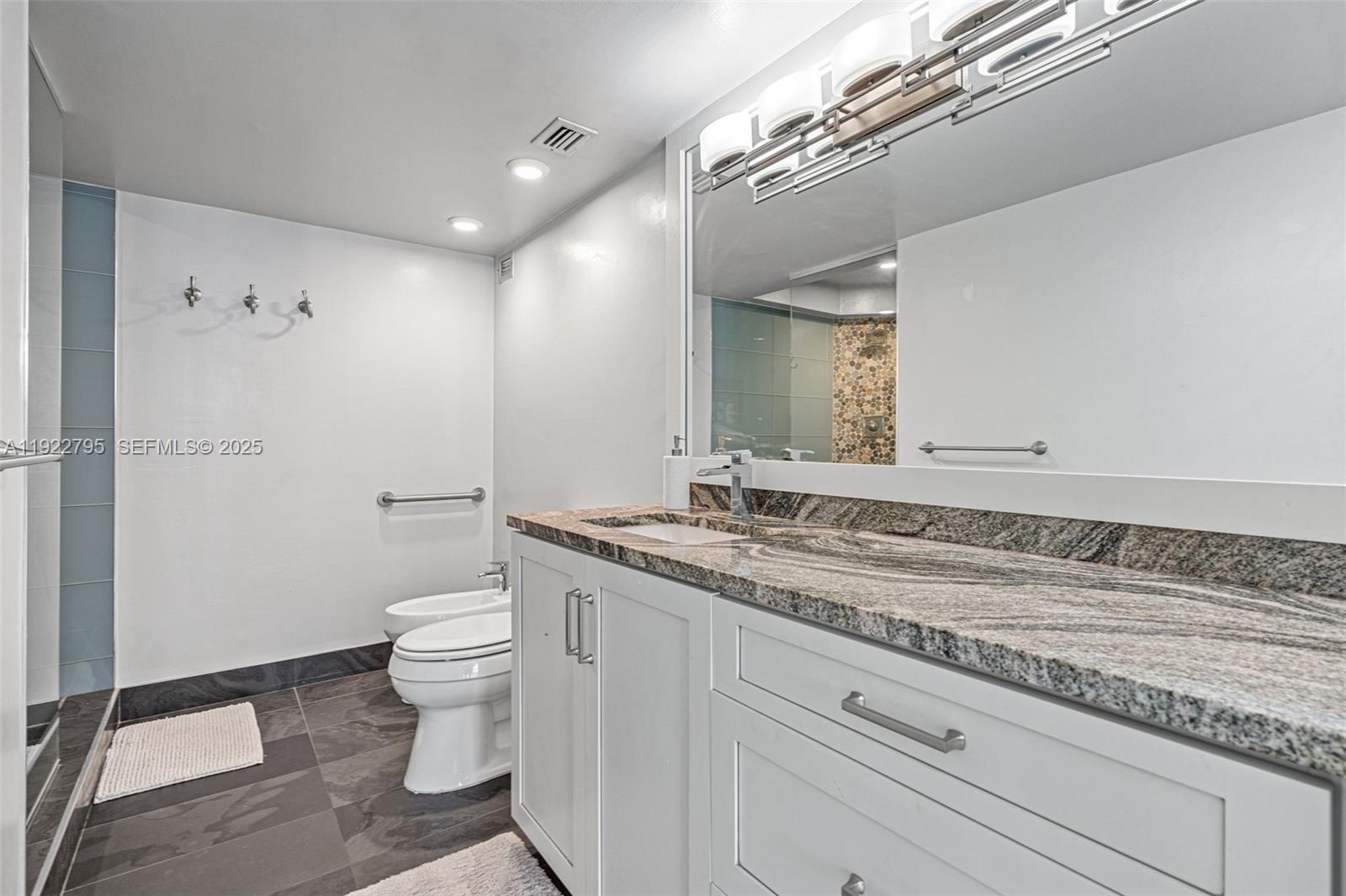 image Brickell Place I24