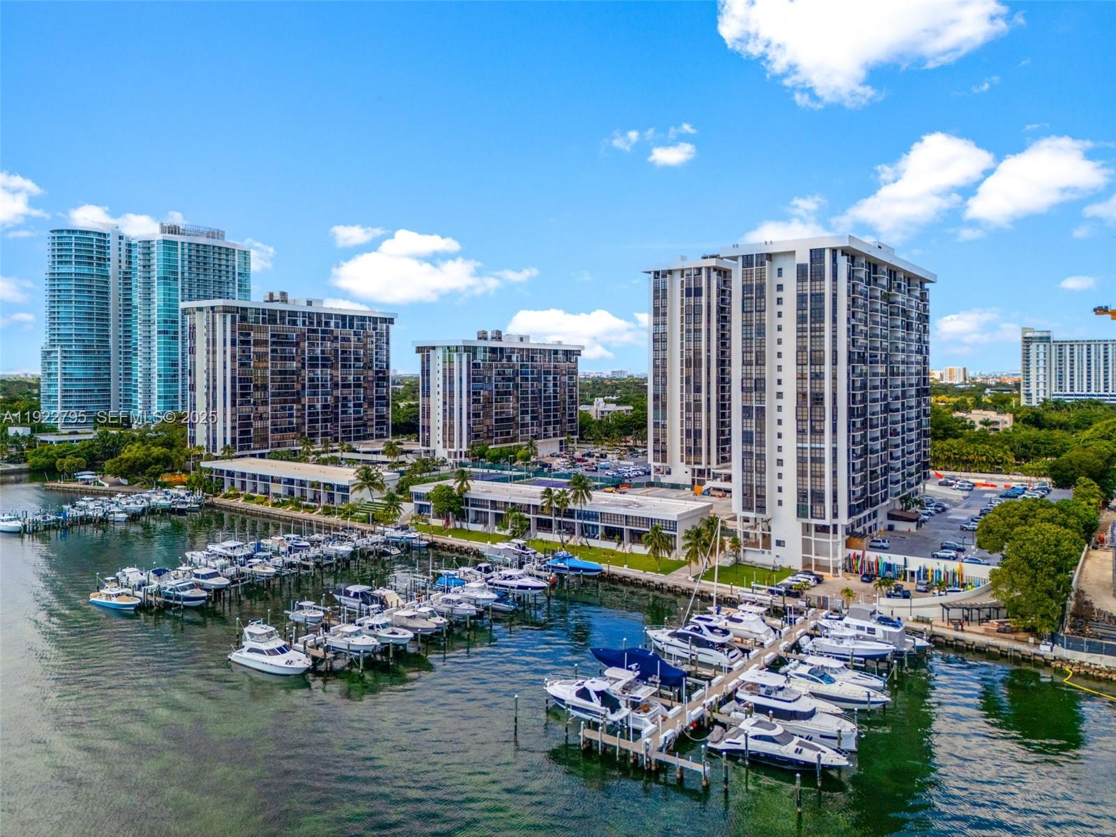 image Brickell Place I26