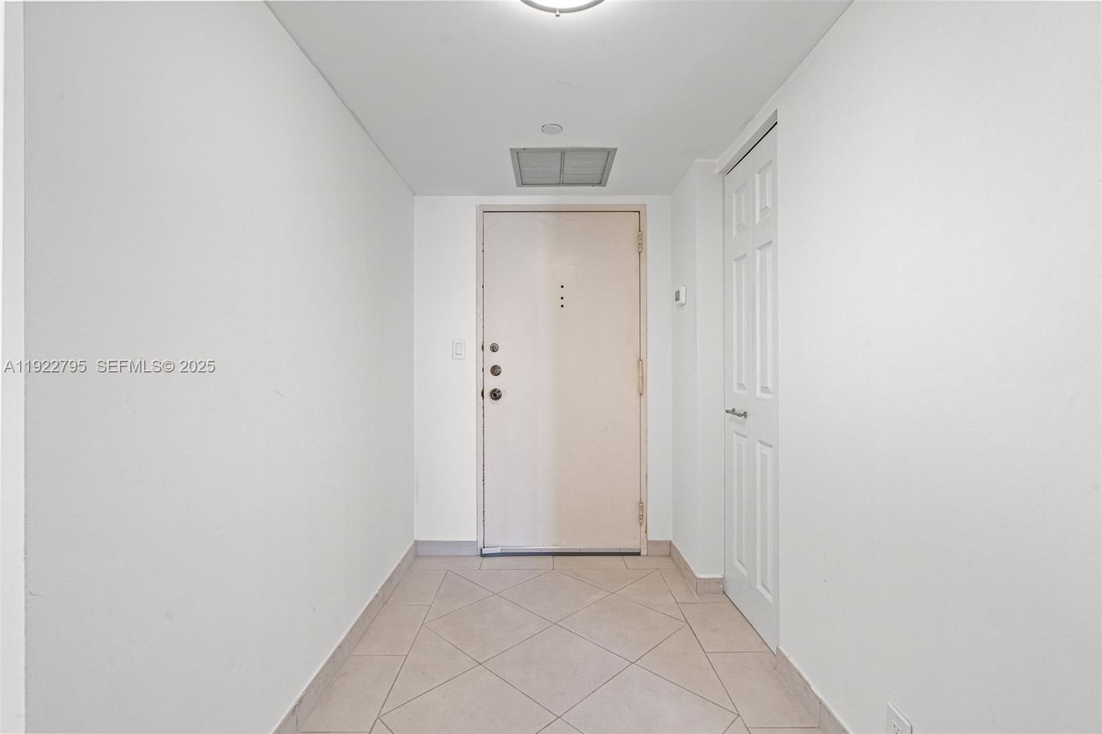 image Brickell Place I4