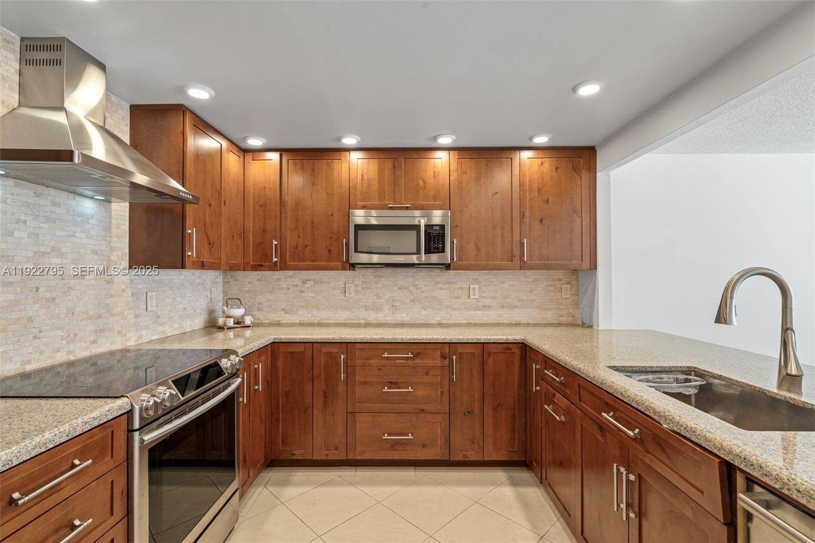 image Brickell Place I6