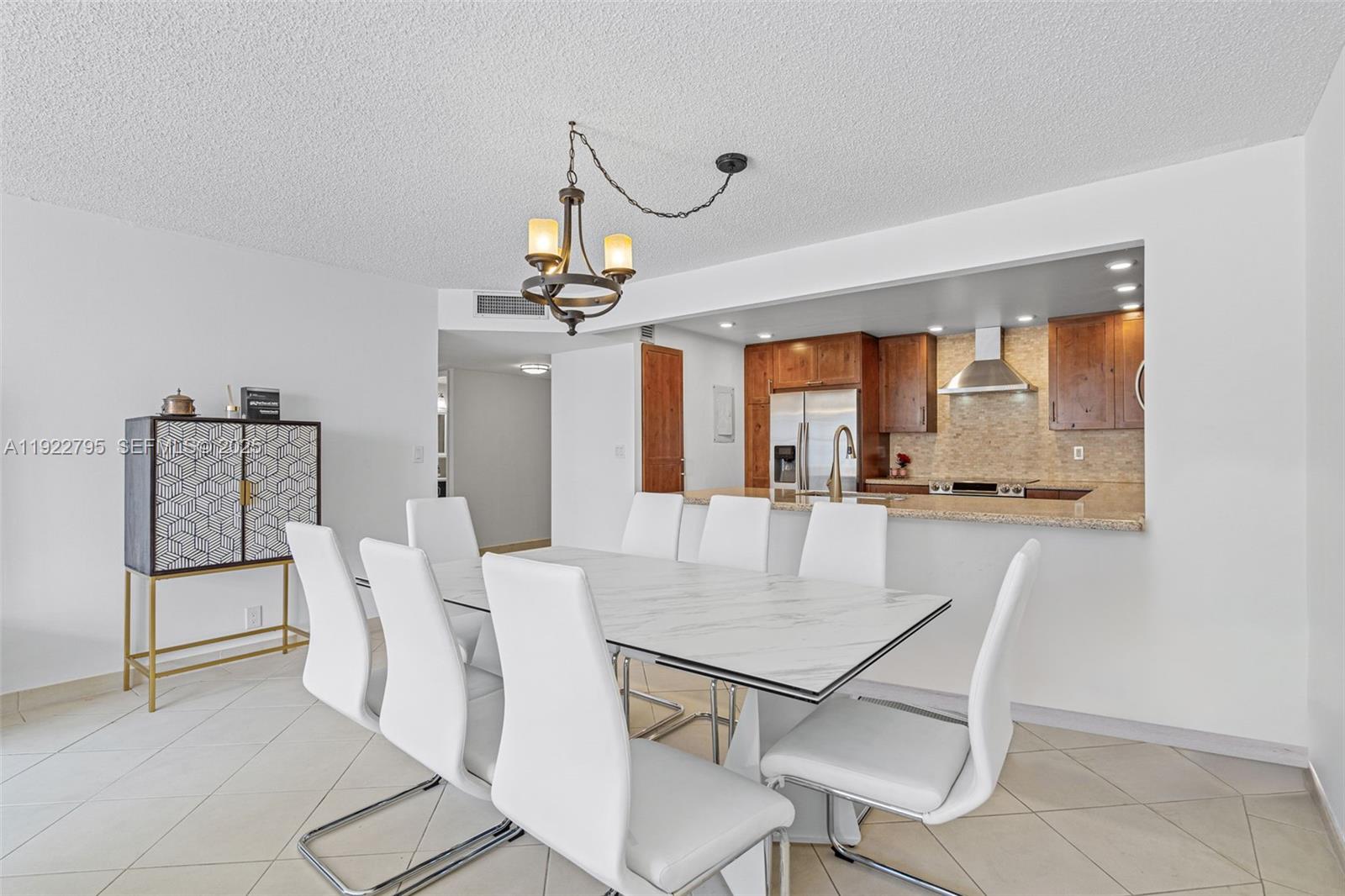 image Brickell Place I8