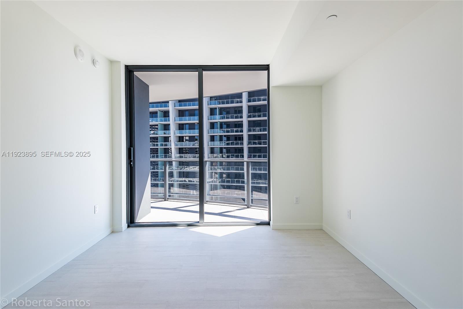 1000 Brickell Plz #2009 Miami, FL 33131