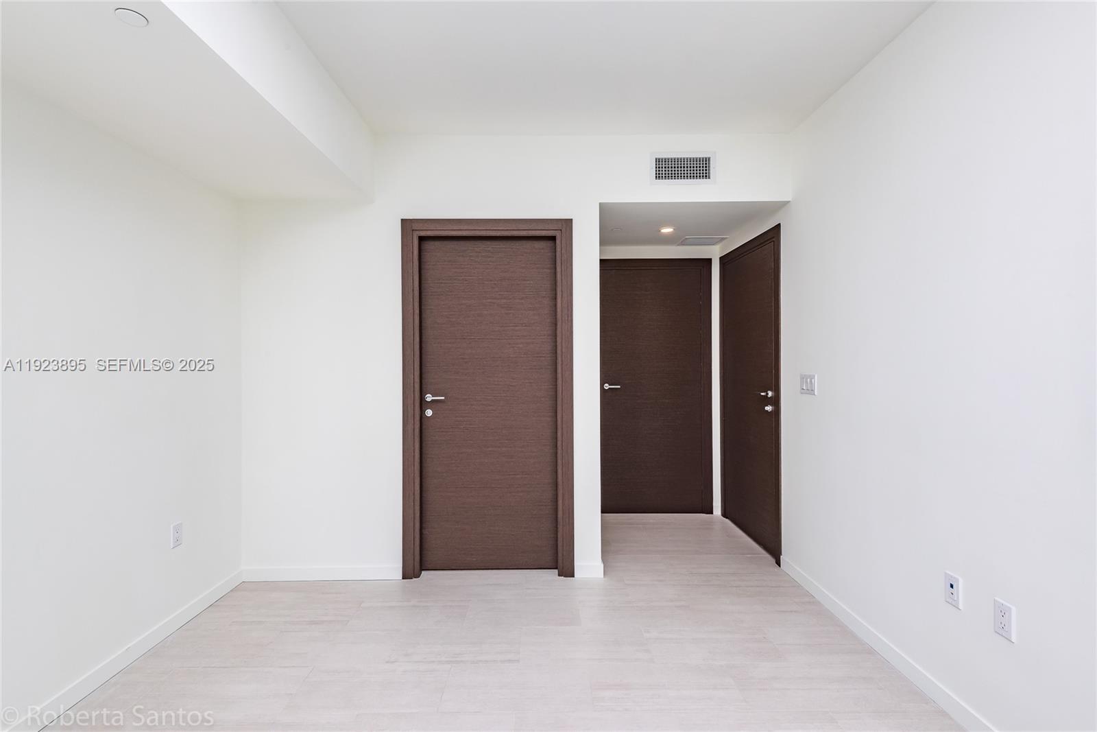 1000 Brickell Plz #2009 Miami, FL 33131