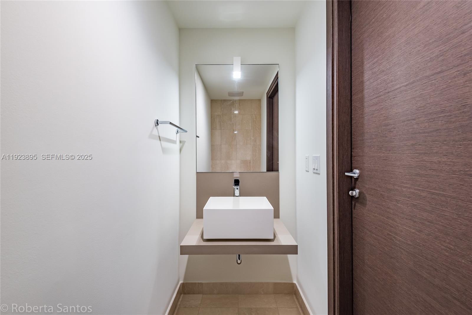 1000 Brickell Plz #2009 Miami, FL 33131