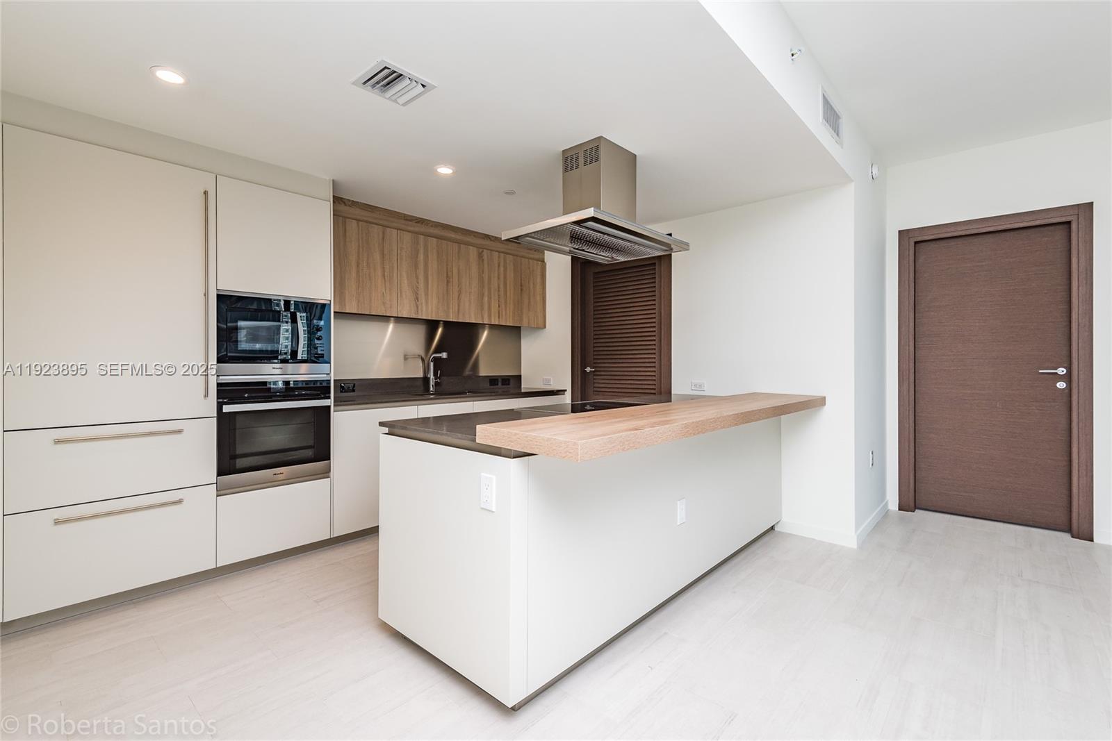 1000 Brickell Plz #2009 Miami, FL 33131