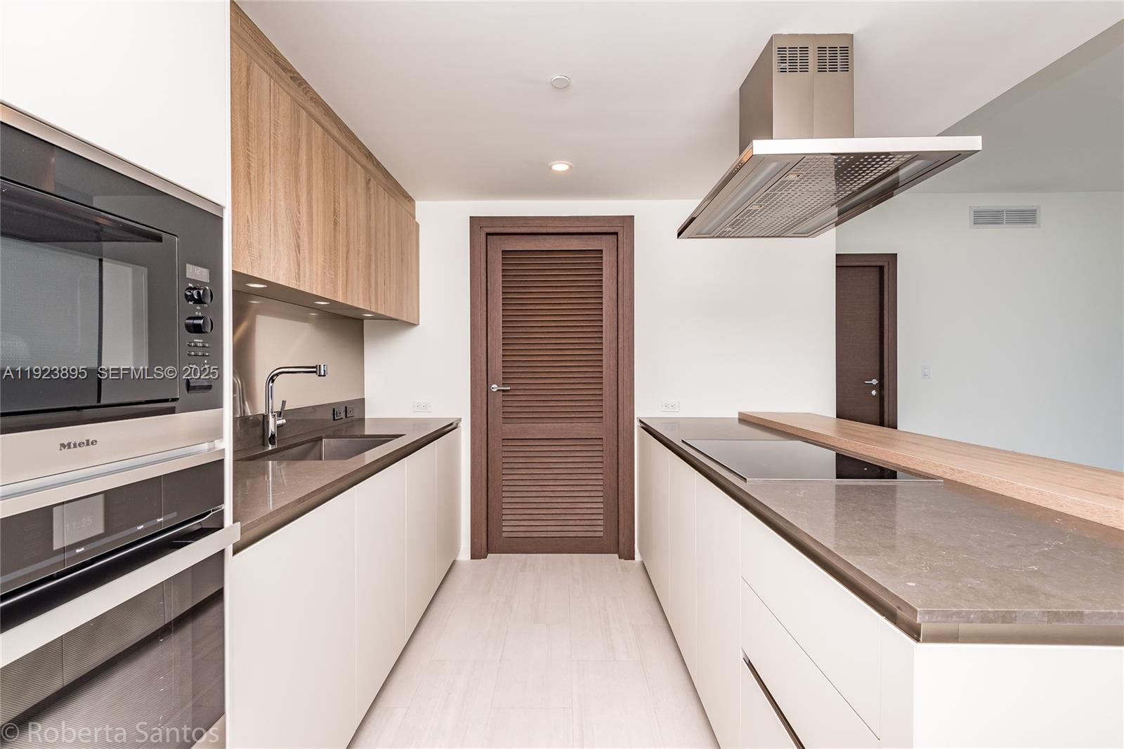 1000 Brickell Plz #2009 Miami, FL 33131