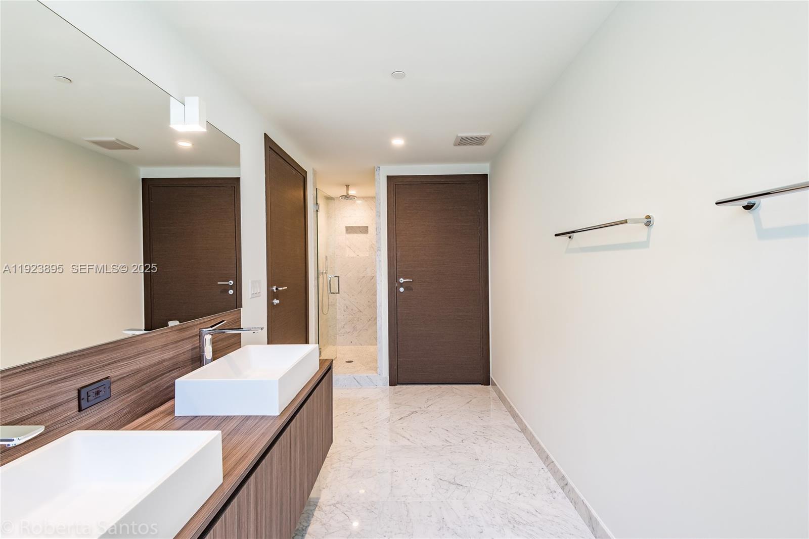 1000 Brickell Plz #2009 Miami, FL 33131