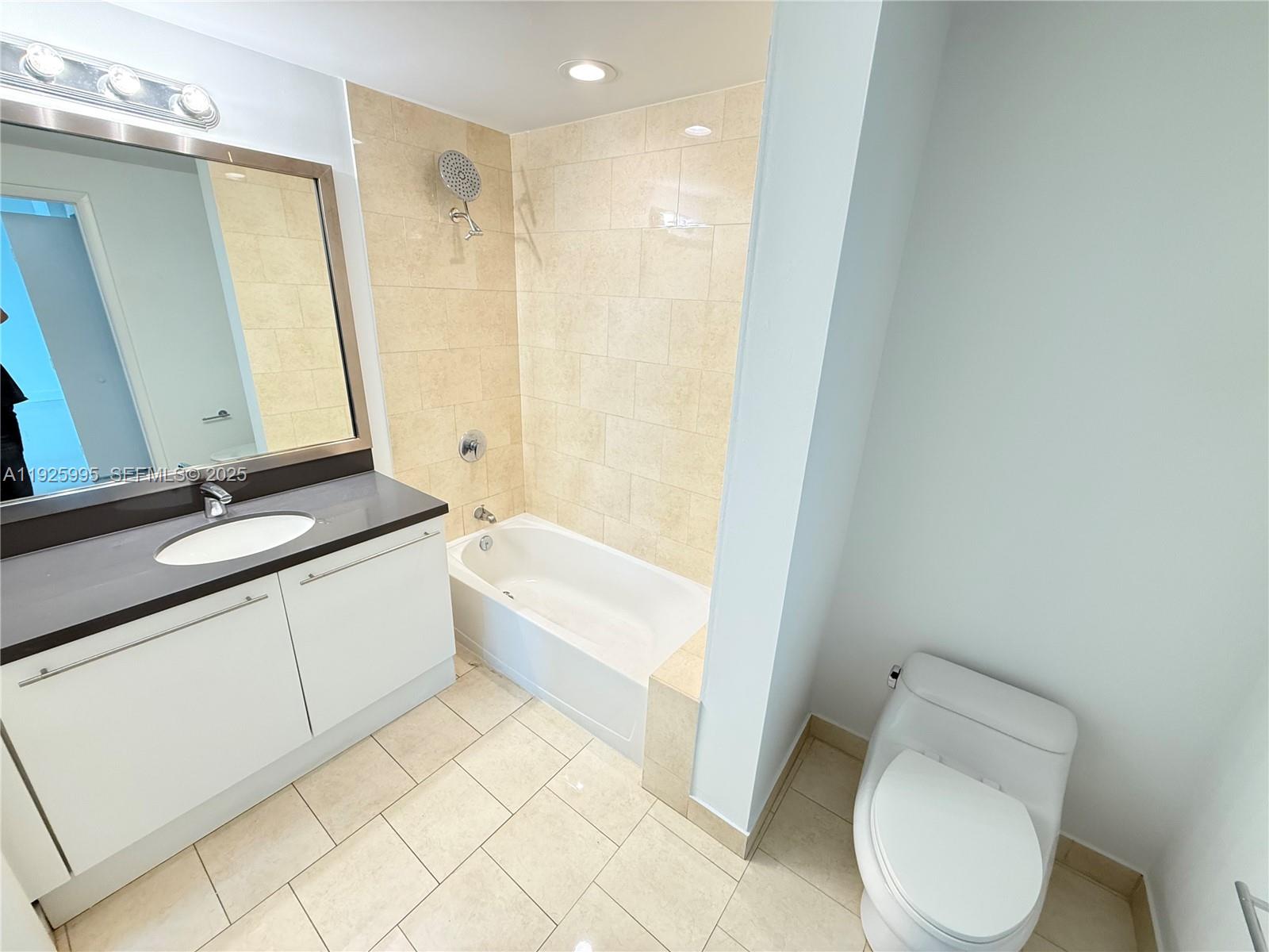 90 SW 3rd St #1809 Miami, FL 33130