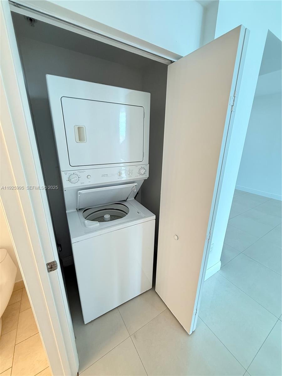 90 SW 3rd St #1809 Miami, FL 33130