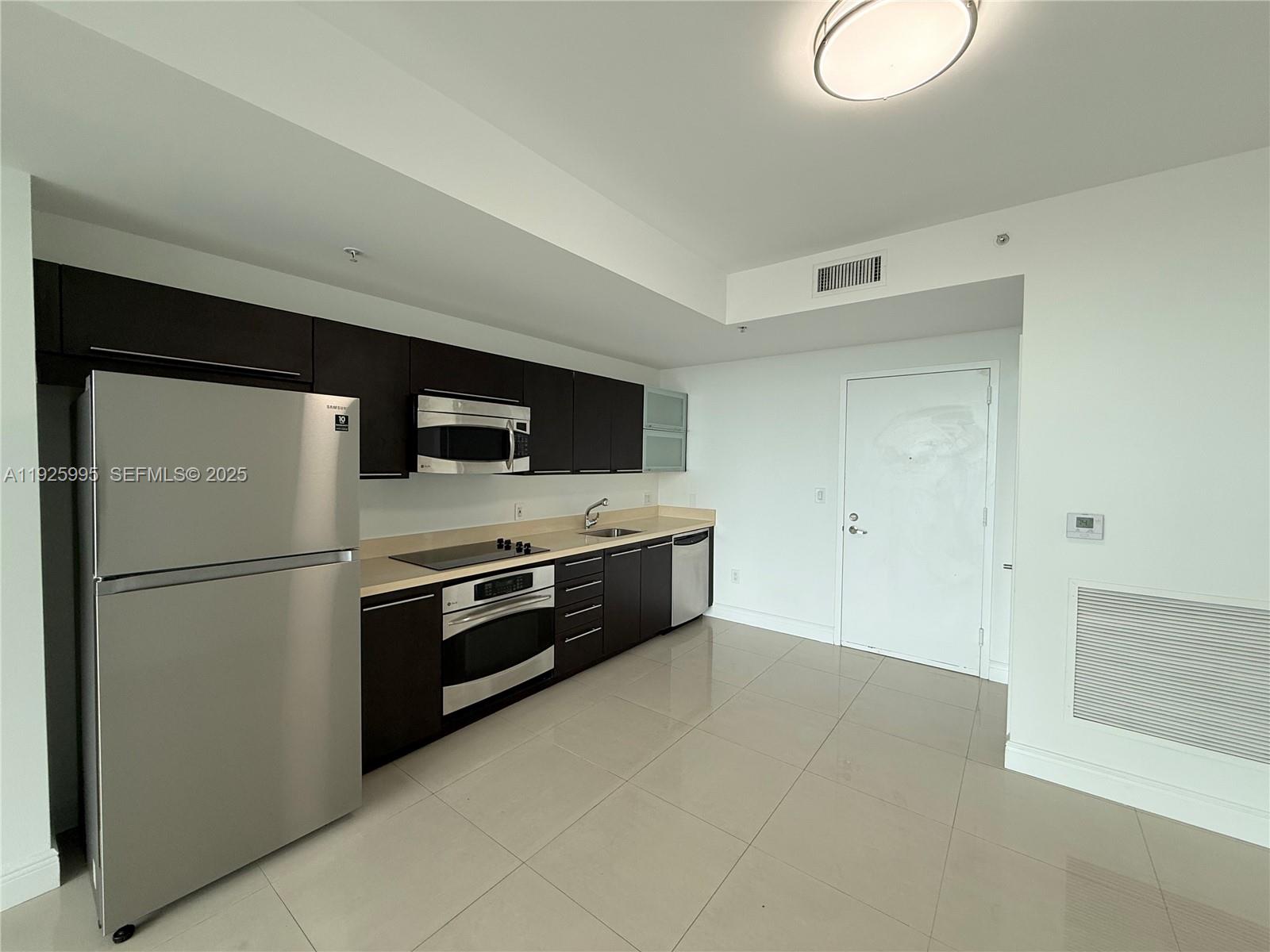 90 SW 3rd St #1809 Miami, FL 33130