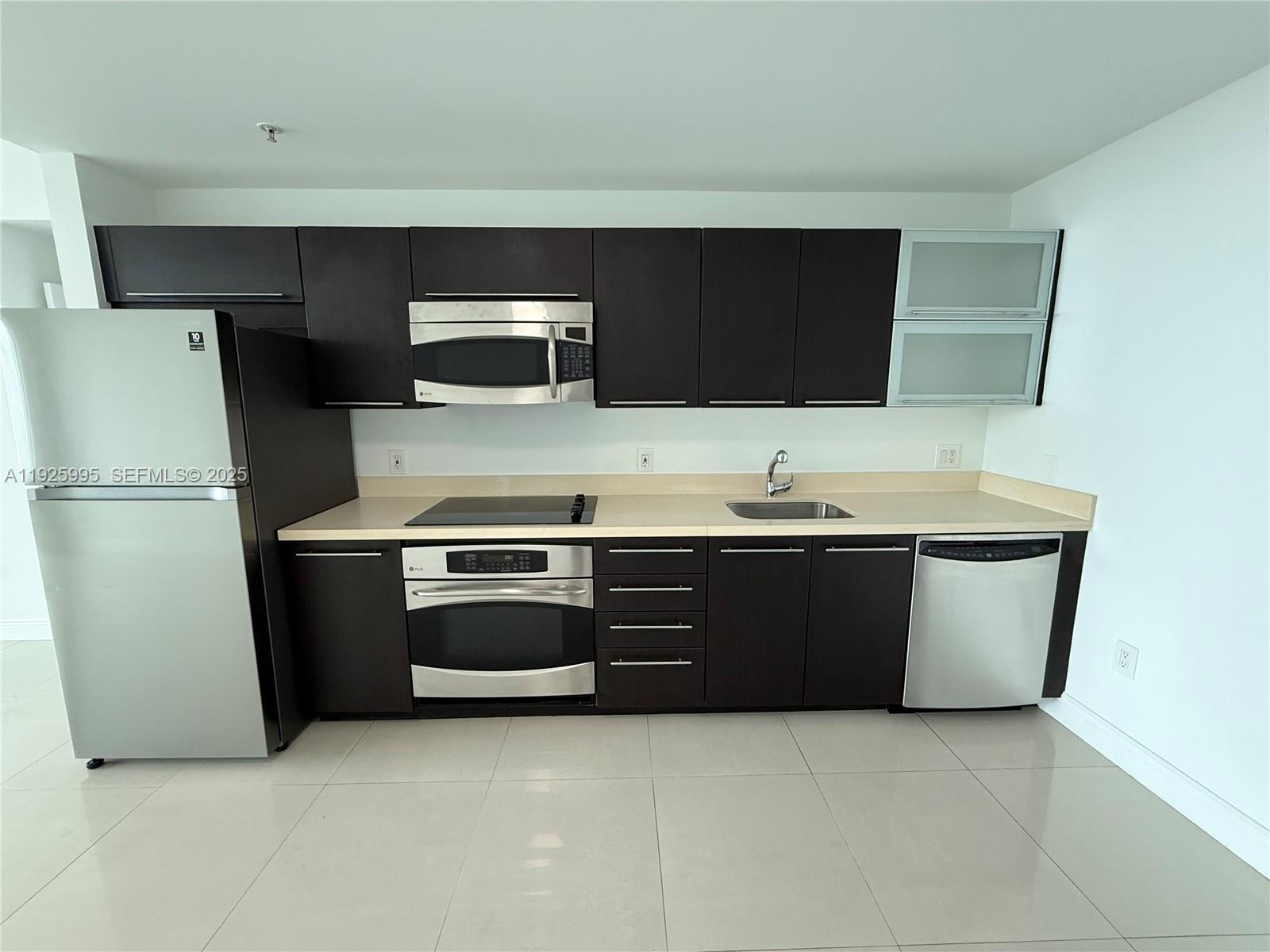 90 SW 3rd St #1809 Miami, FL 33130