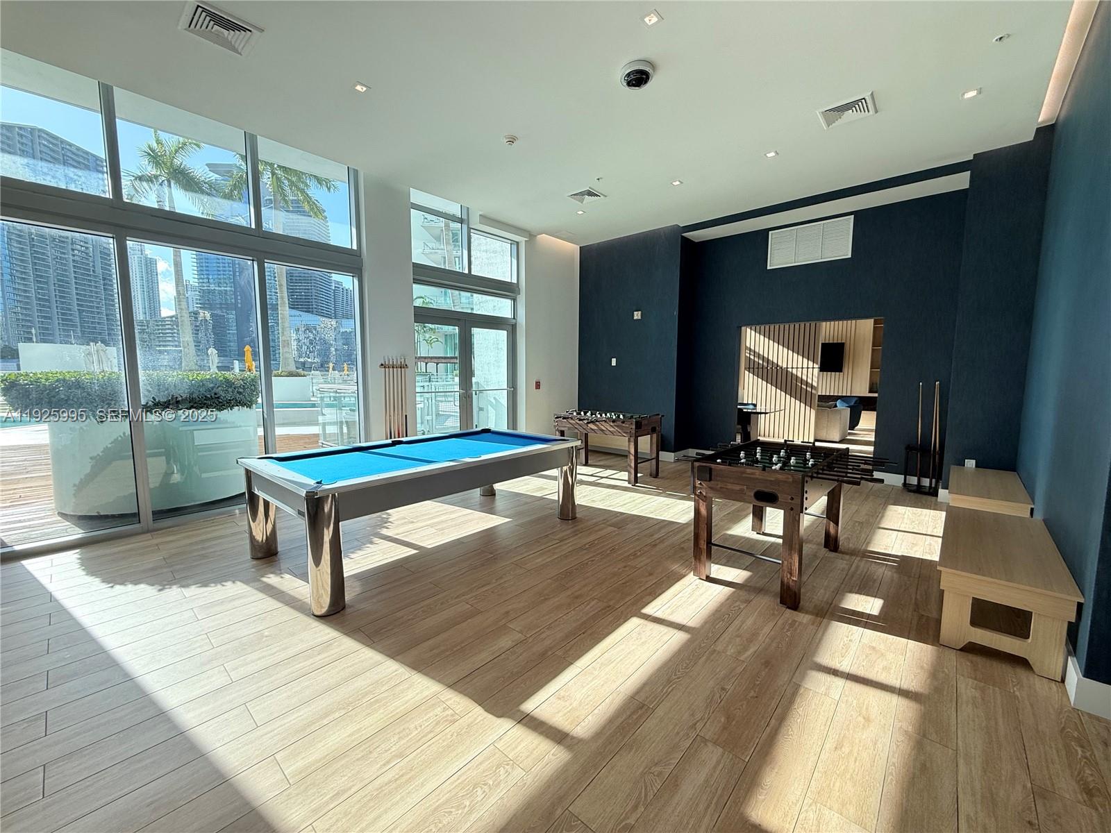 90 SW 3rd St #1809 Miami, FL 33130