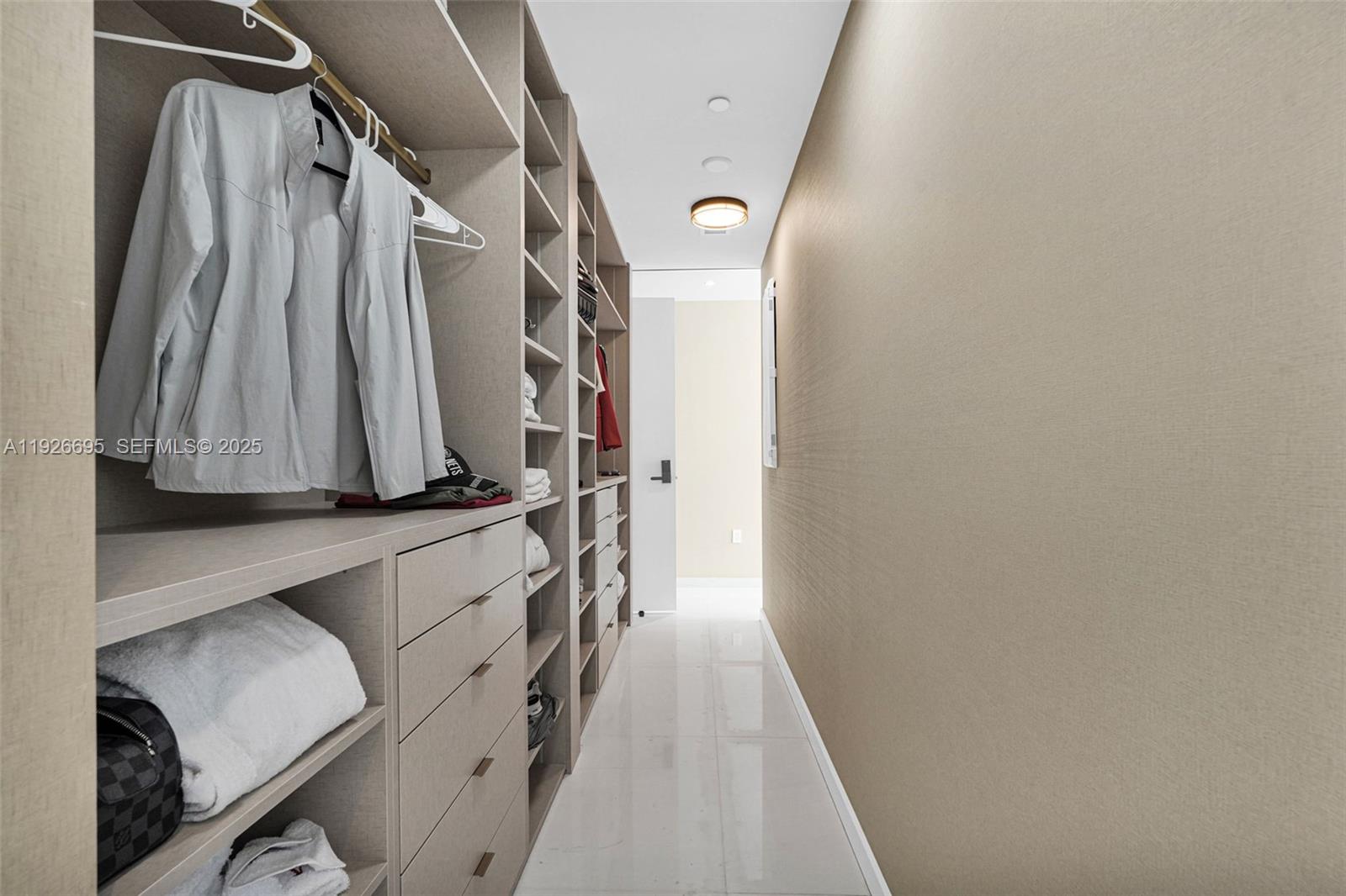 300 Biscayne Blvd Way #301E Miami, FL 33131