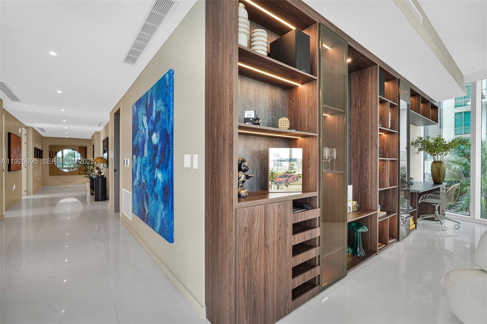 300 Biscayne Blvd Way #301E Miami, FL 33131