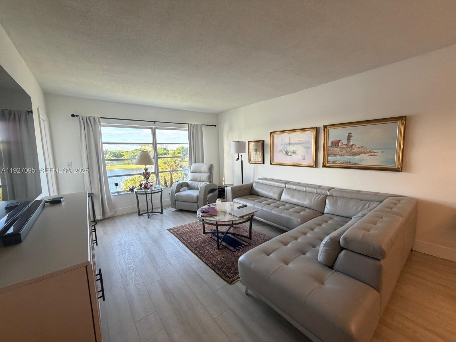 2801 N Palm Aire Dr #405