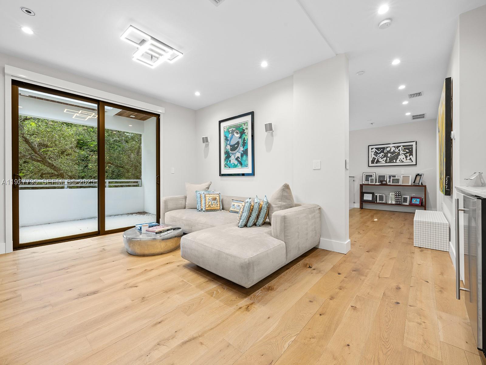 1760 Chucunantah Rd Miami, FL 33133