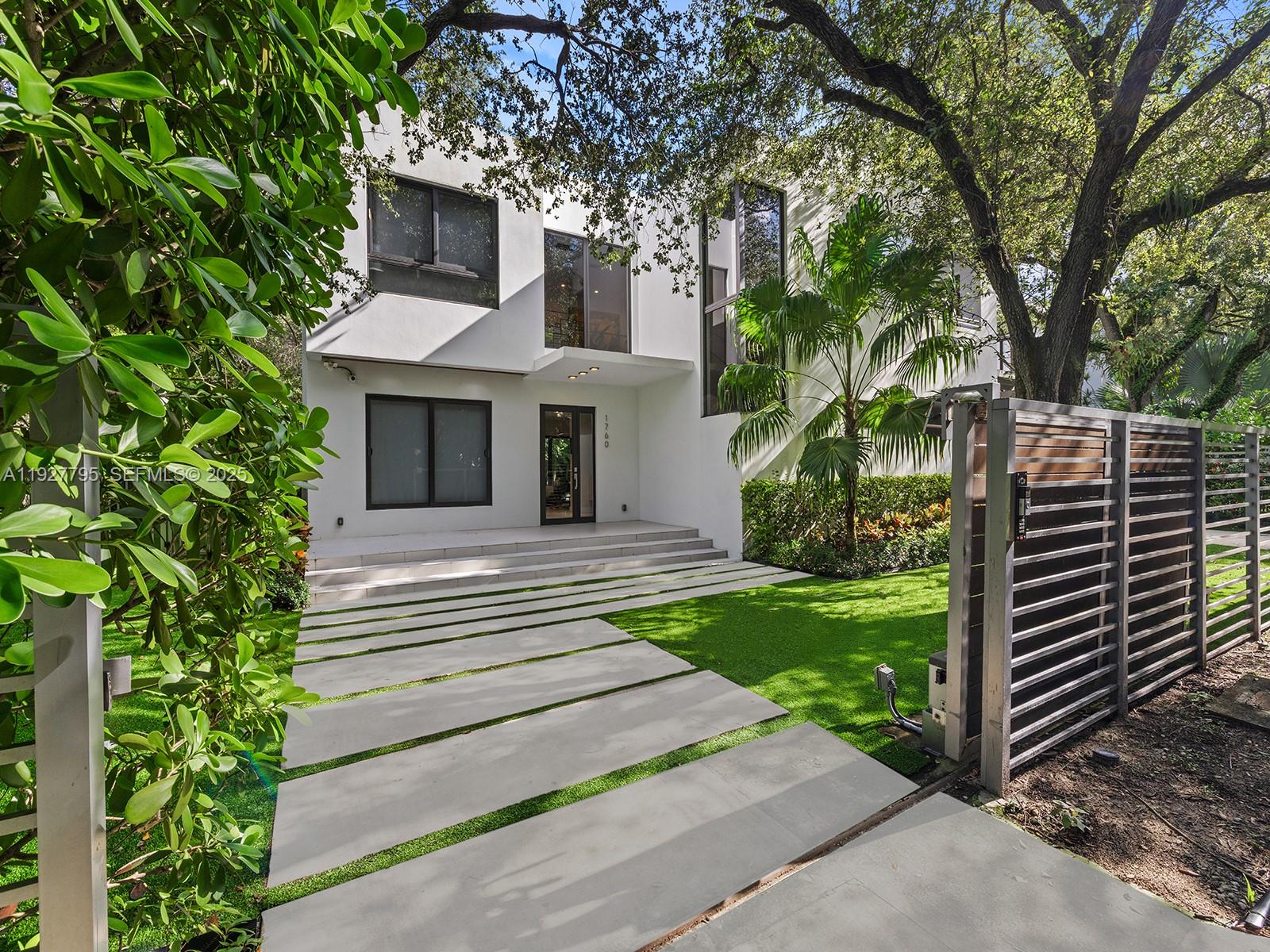 1760 Chucunantah Rd Miami, FL 33133