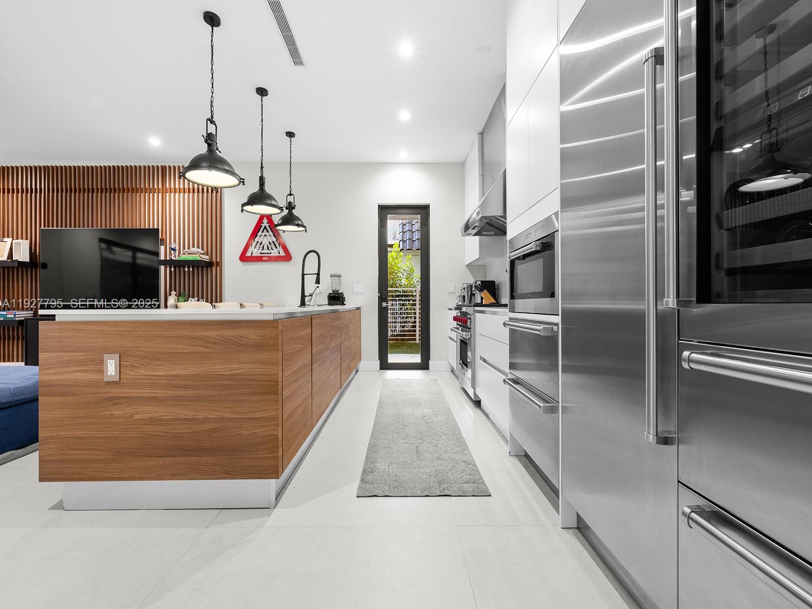 1760 Chucunantah Rd Miami, FL 33133