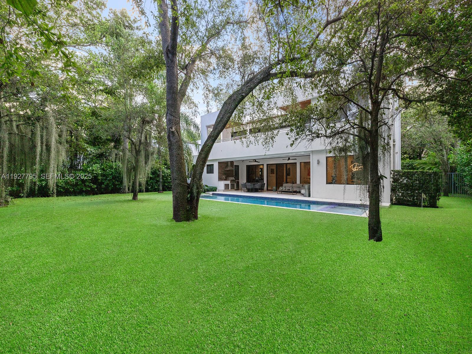 1760 Chucunantah Rd Miami, FL 33133