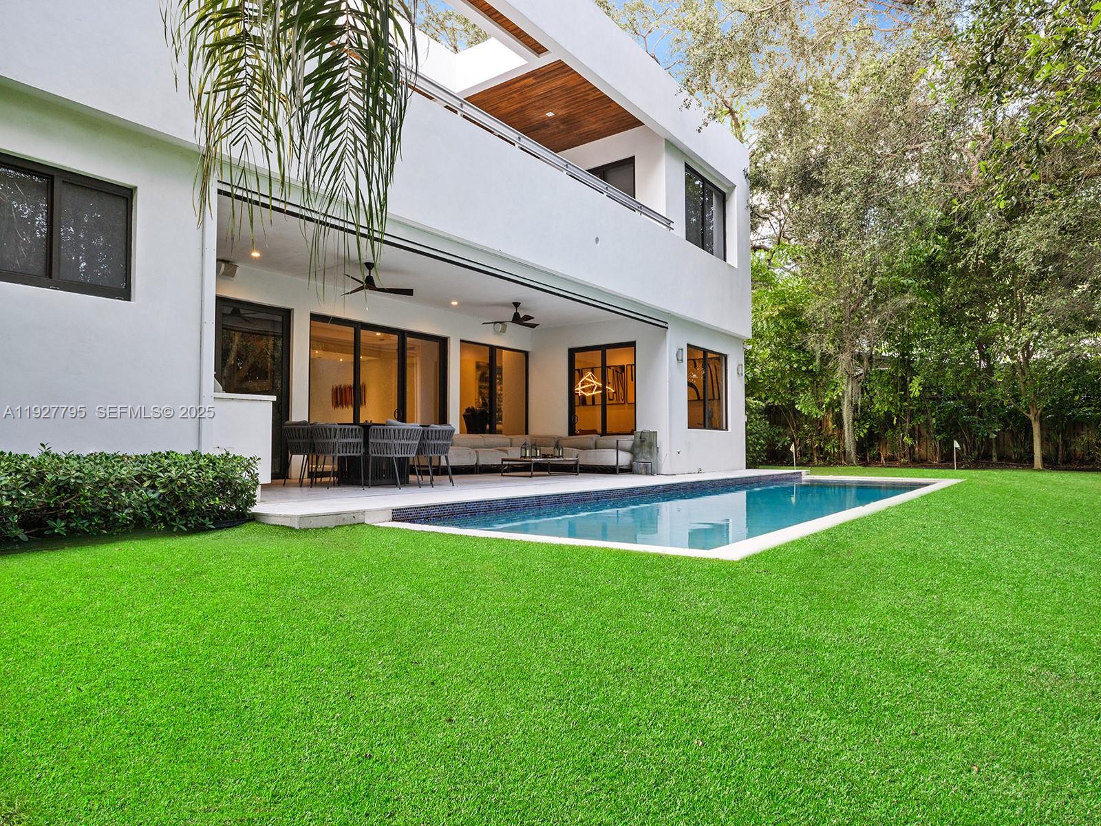 1760 Chucunantah Rd Miami, FL 33133