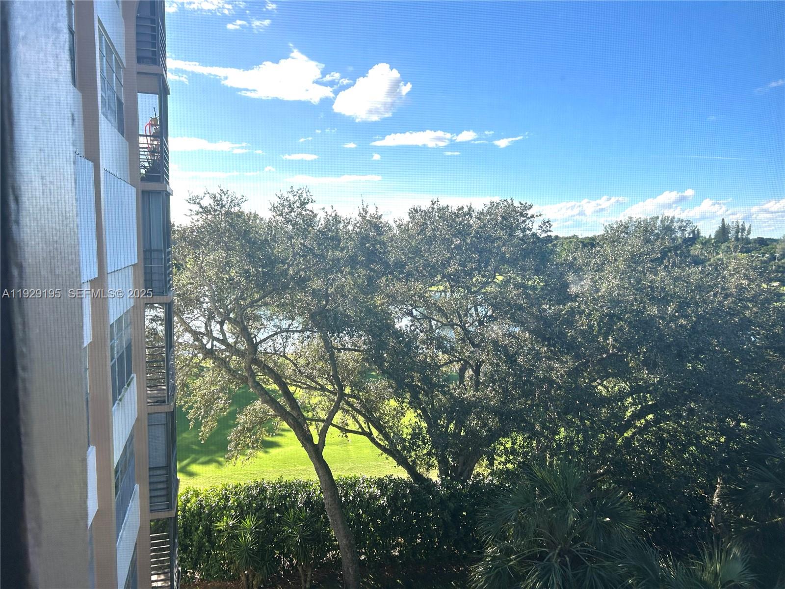 900 Saint Charles Pl #606 Pembroke Pines, FL 33026