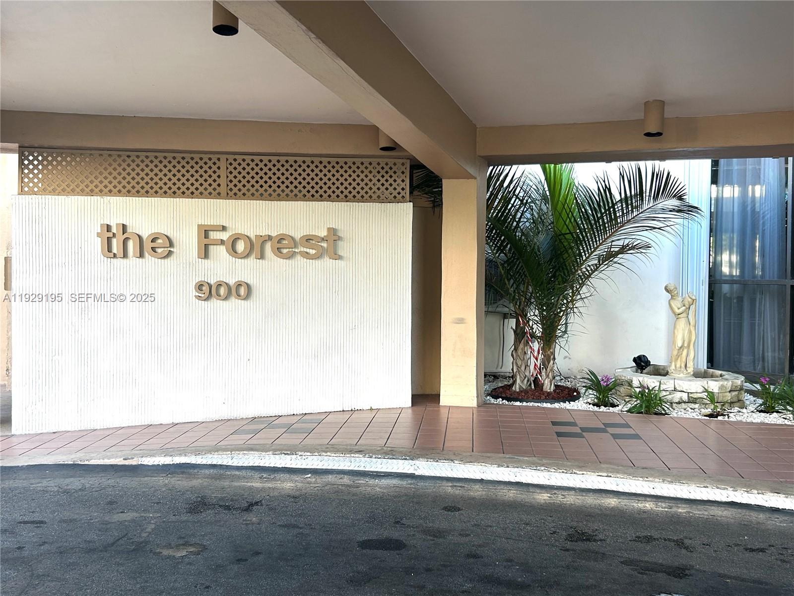 900 Saint Charles Pl #606 Pembroke Pines, FL 33026