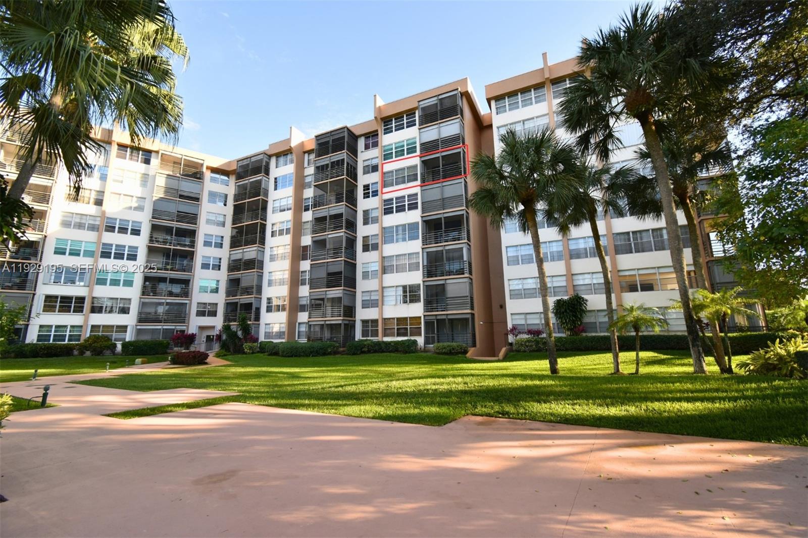 900 Saint Charles Pl #606 Pembroke Pines, FL 33026
