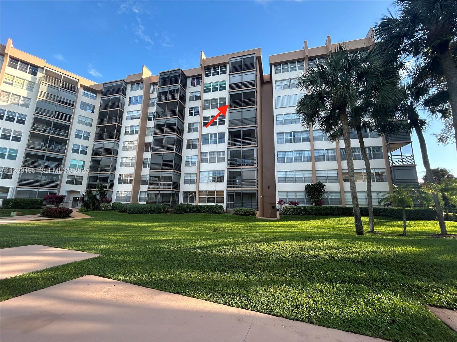 900 Saint Charles Pl #606 Pembroke Pines, FL 33026